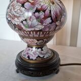 Lampe sur un vase ancien en émail cloisonné à joli décor floral rose