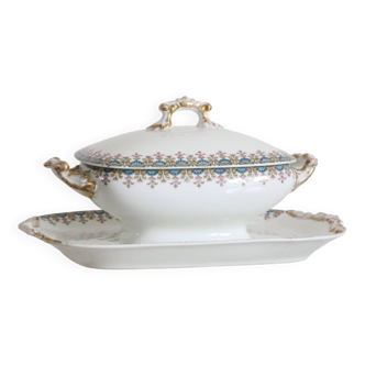 Porcelain gravy boat J Pouyat, Limoges, 19th century