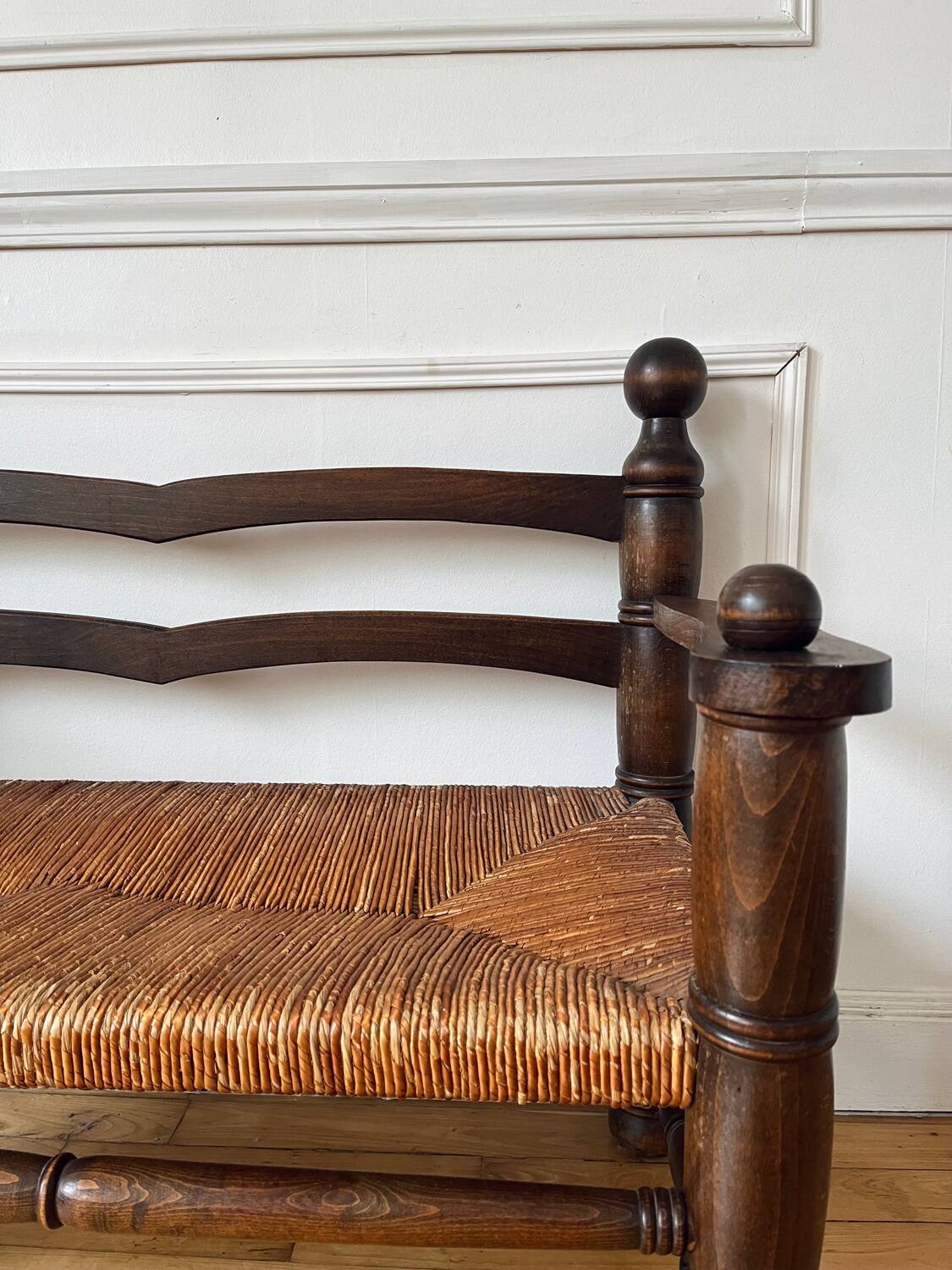 Banc en bois et paille ancien