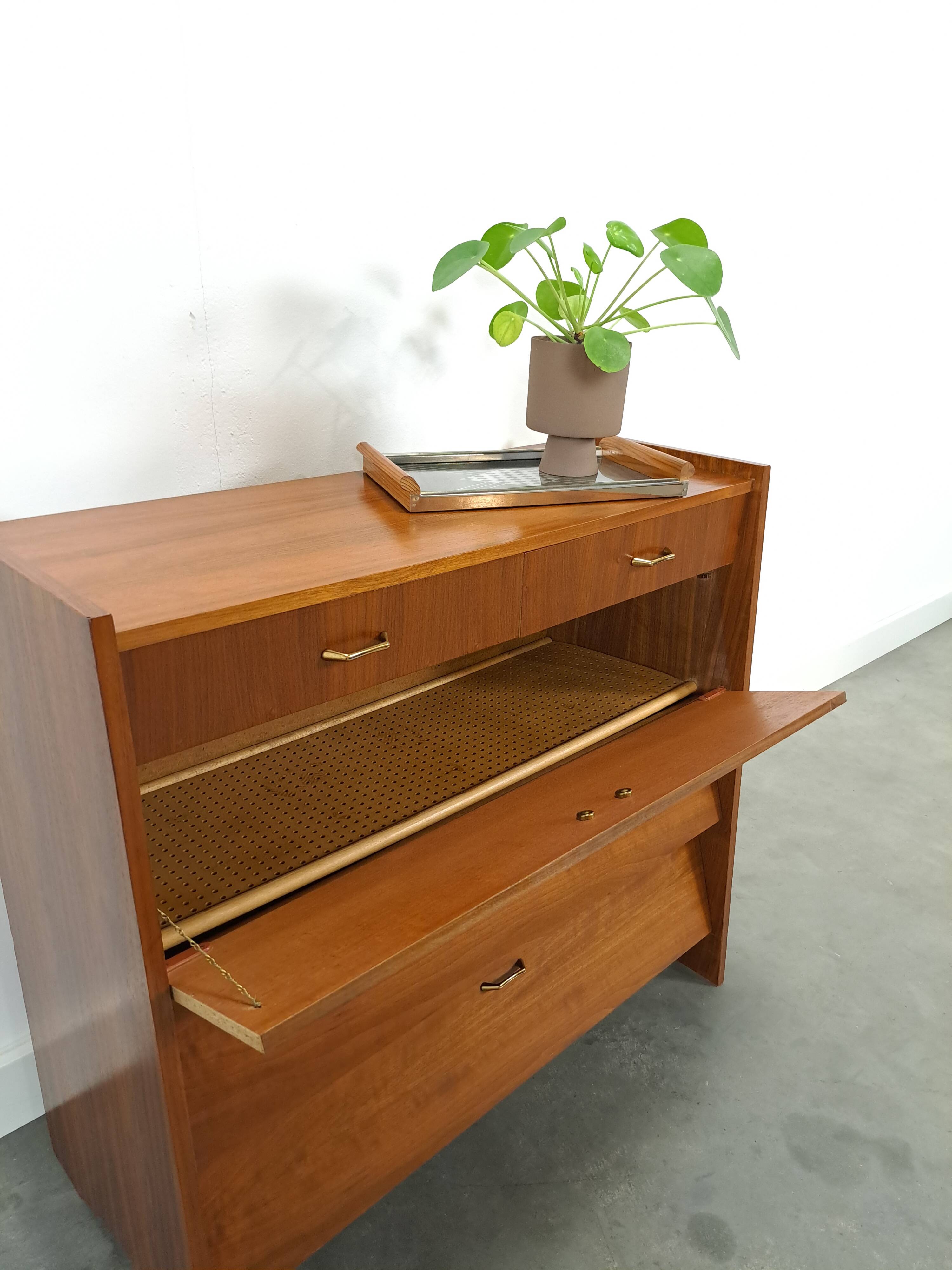 Fineer schoenenkast met lades
