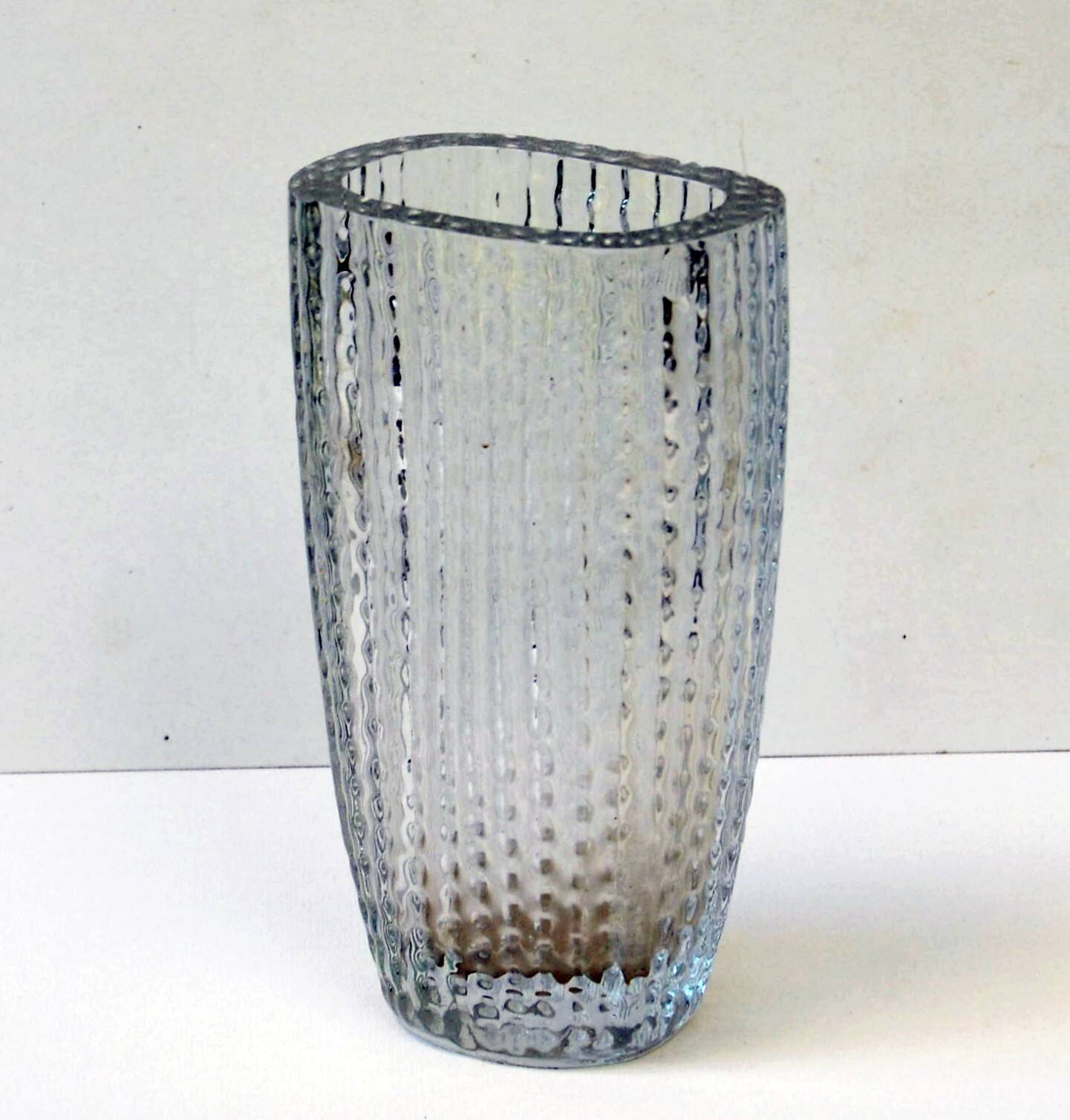 Mid Century Signed Glass Vase Kurt Wokan for Ingrid    - 18,5 cm tall