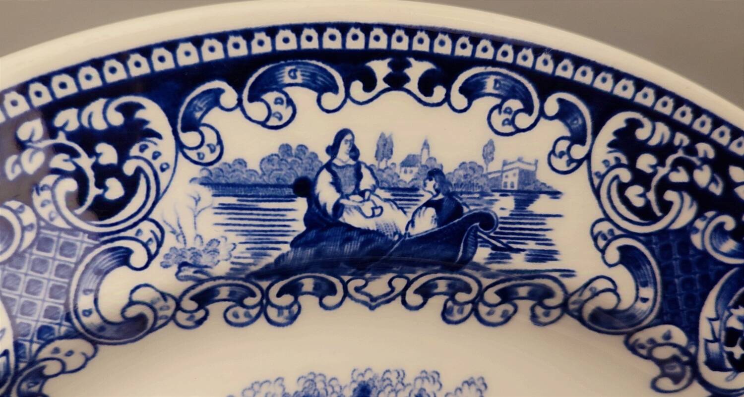 Large Round Dish - Cambridge - Old England