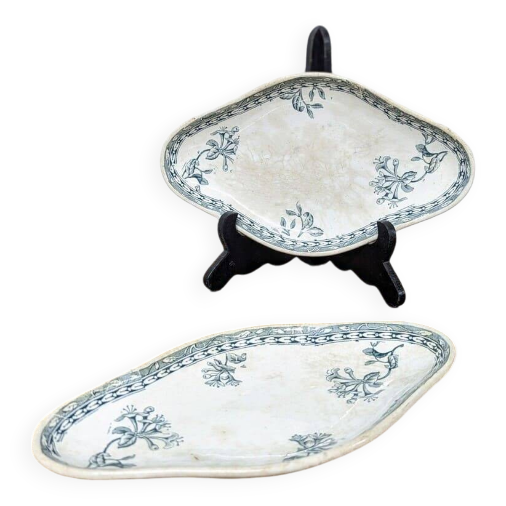 Pair of earthenware dishes from Castres earthenware factory