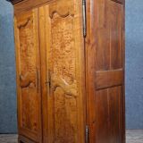 Louis XV wardrobe in solid walnut, 18th century.