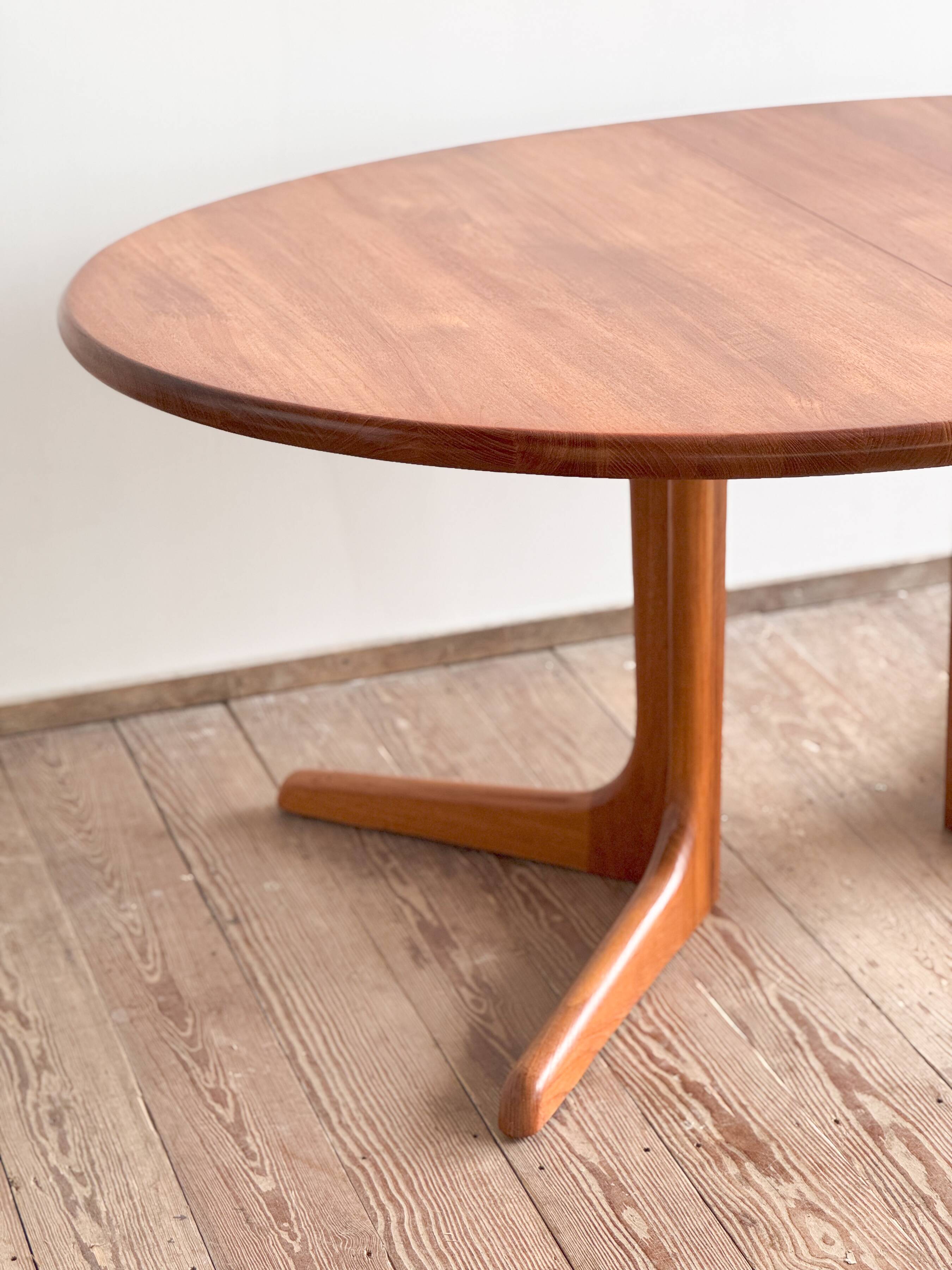 Grande table à manger scandinave vintage en teck massif, Danemark, 1970