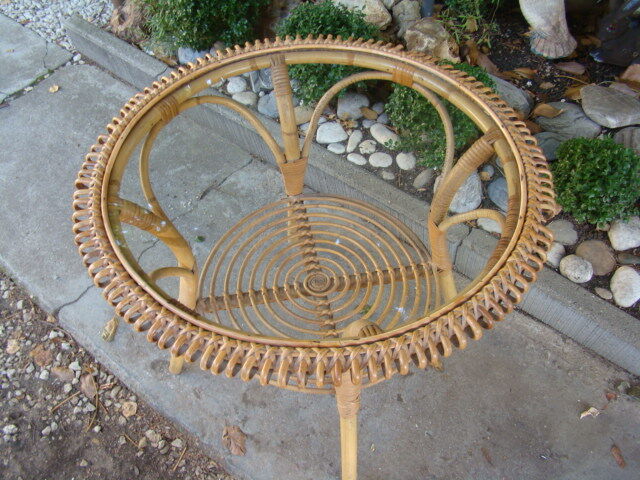 Vintage rattan/wicker round table