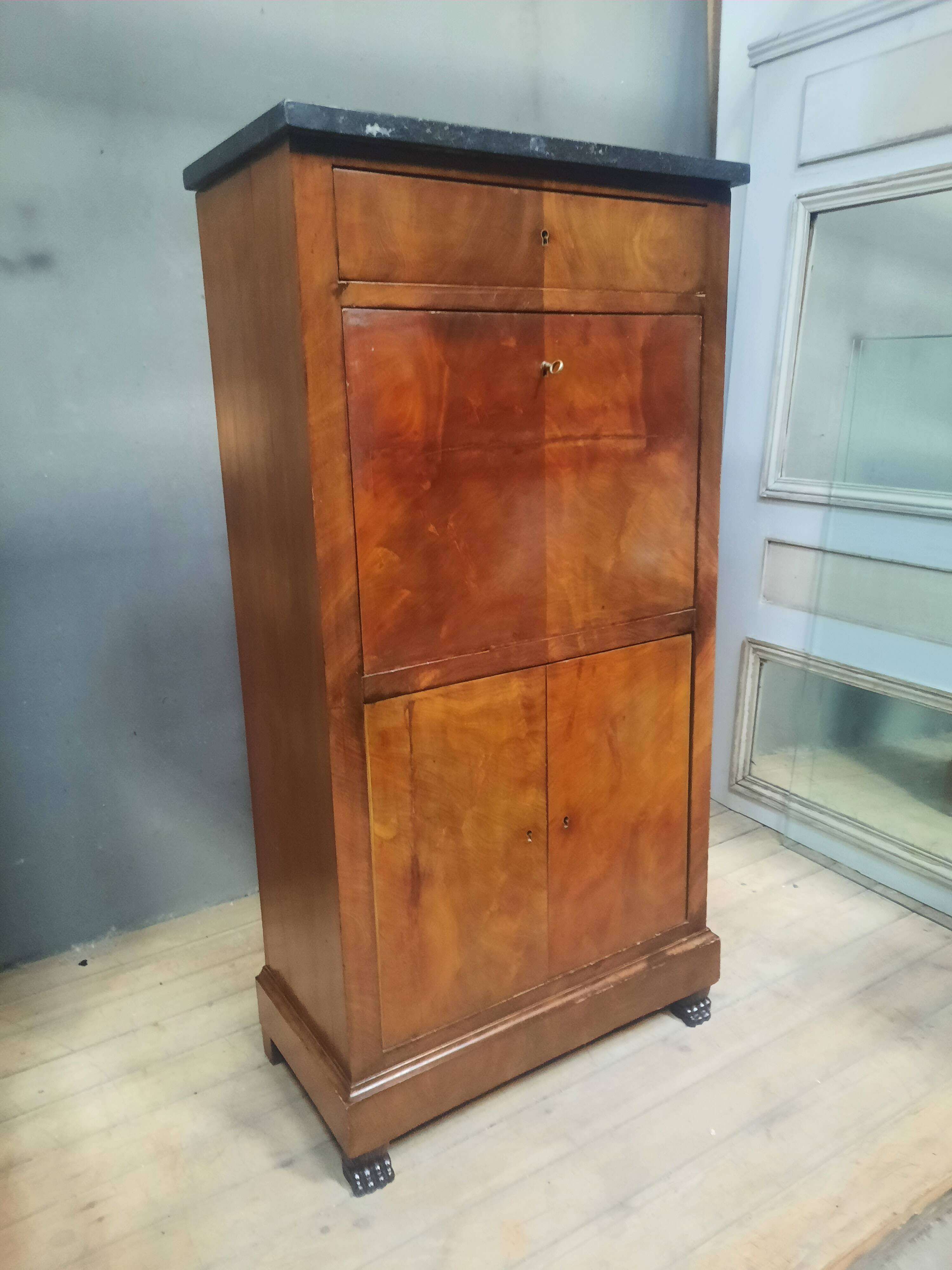 Restoration period lady's secretary