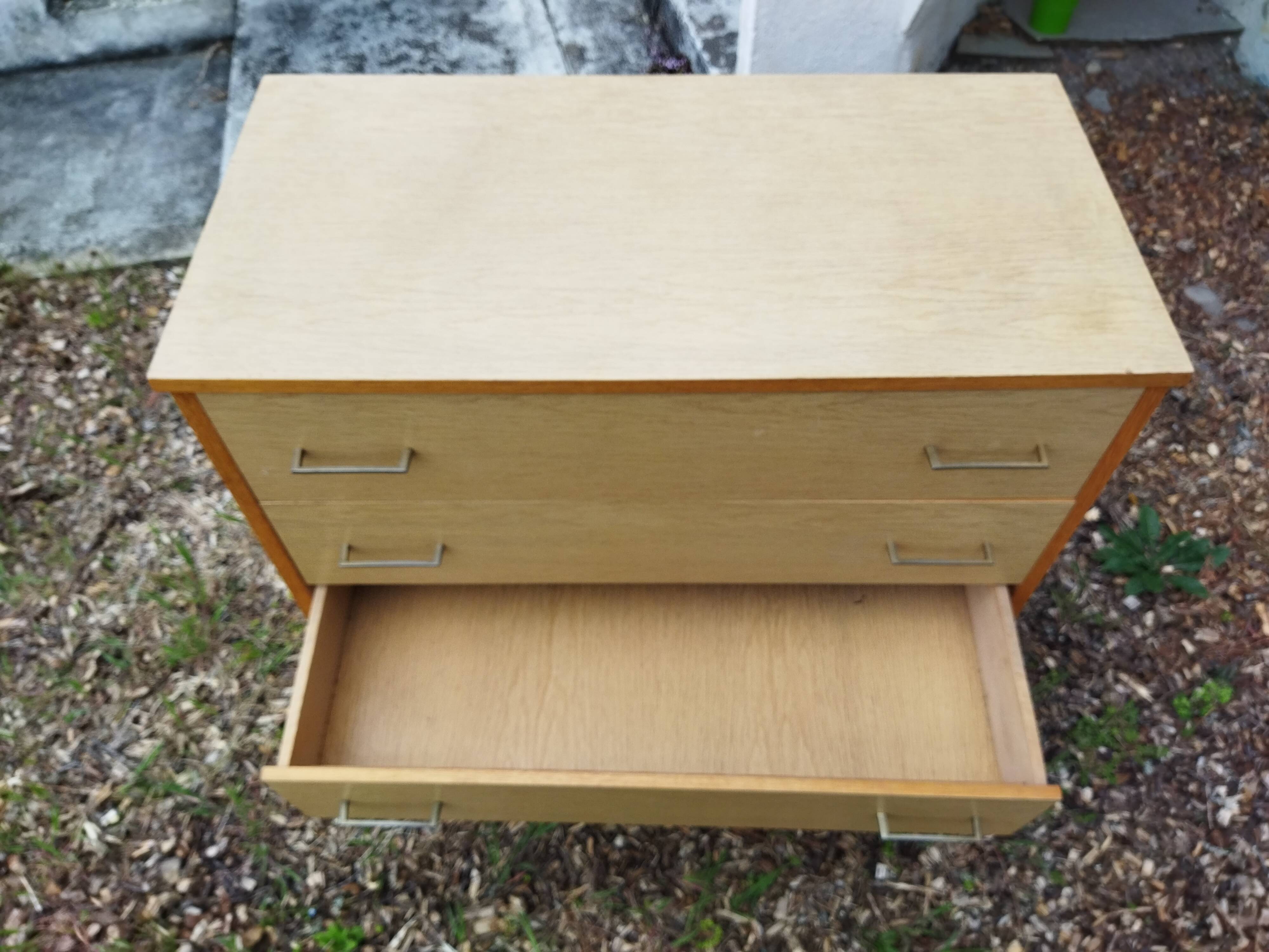 Vintage chest of drawers