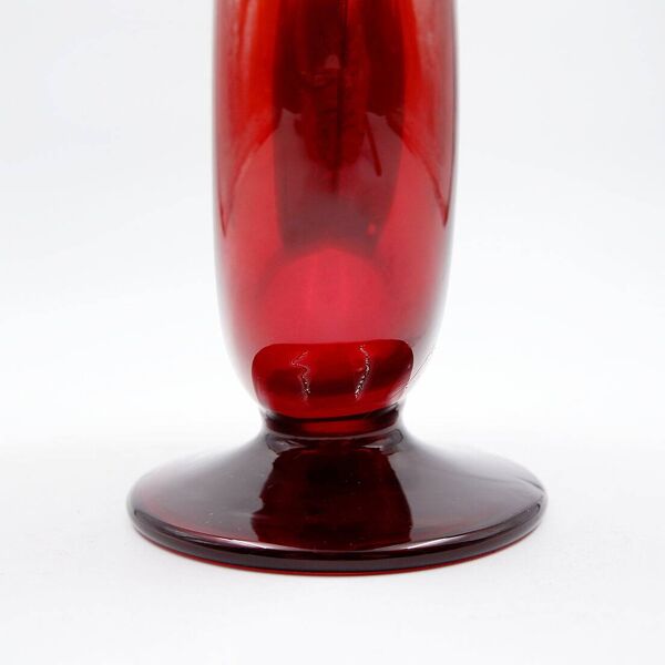 Carafe vintage en verre soufflé rouge « Anneau »