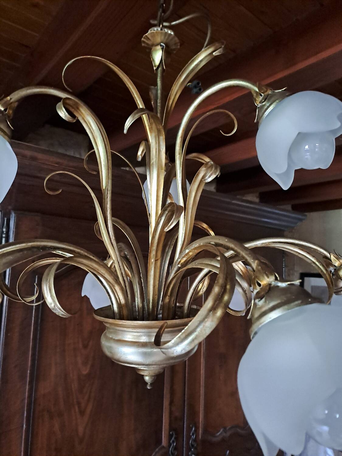 9-light gold metal foliage chandelier