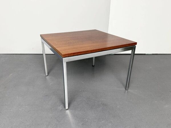 Table basse, teck, par Florence Knoll pour Knoll International, Allemagne, années 1960.