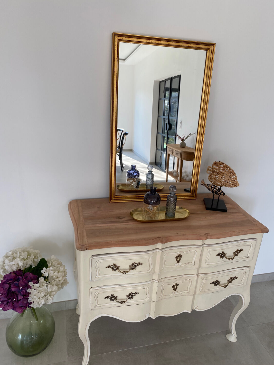 Crossbow chest of drawers