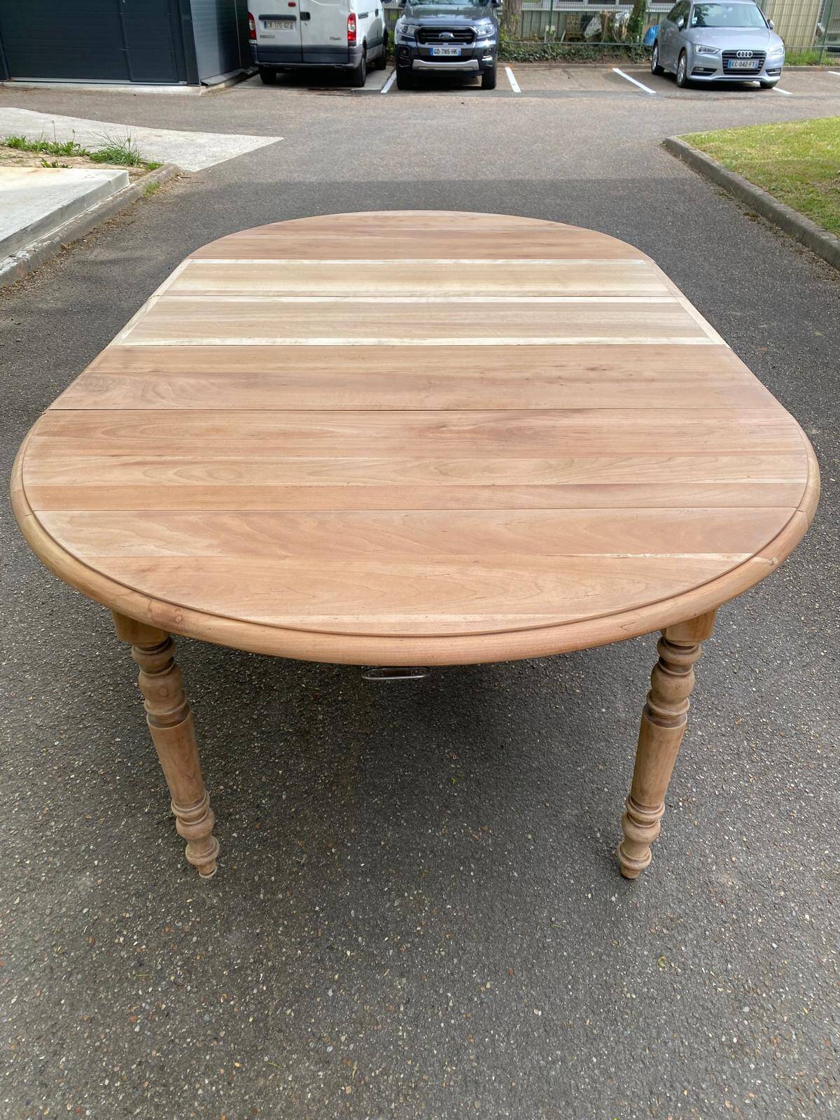 Table ronde extensible Louis Philippe XIXème à volet pliable 6 pieds 200cm