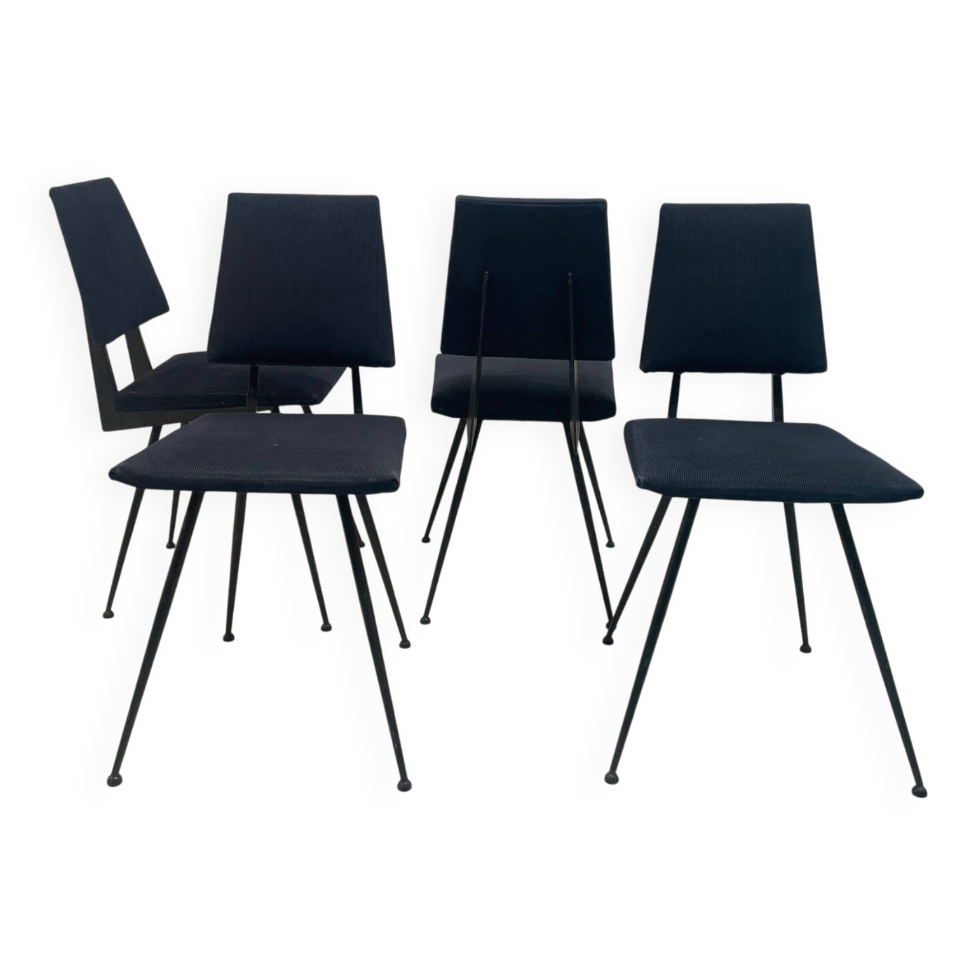 4 “Donzella” seats by Velca (it).