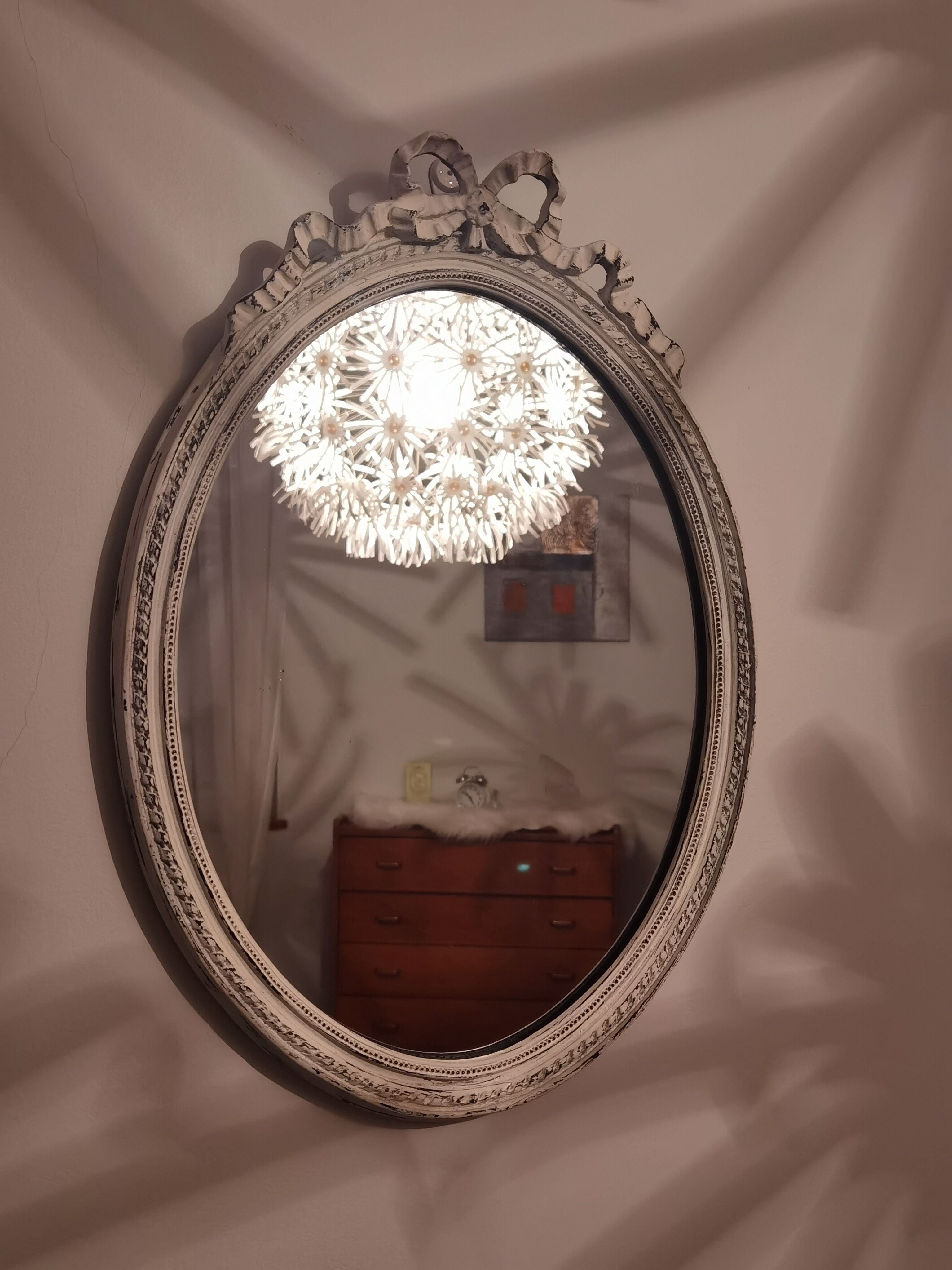 Cream romantic style mirror with Knot