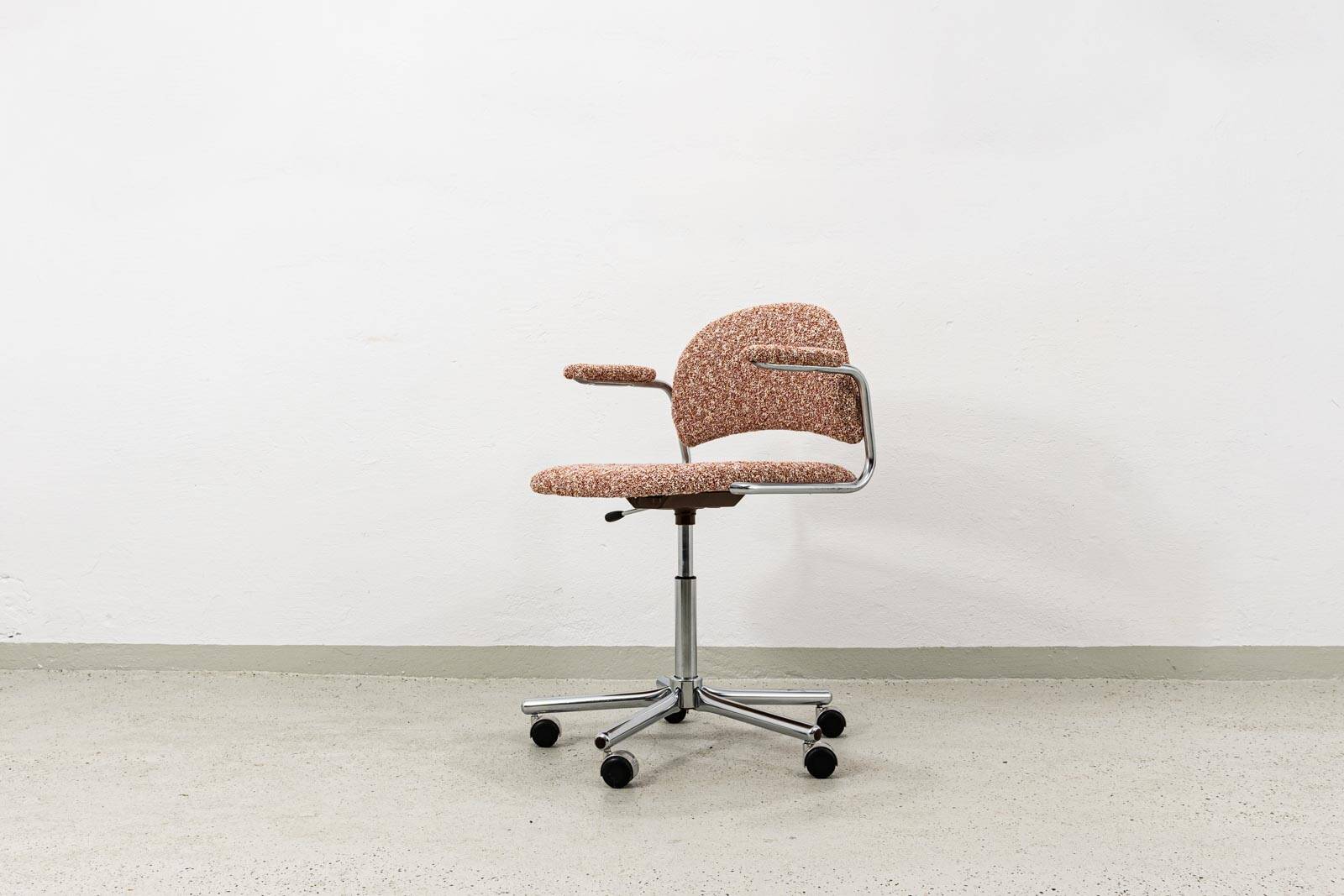 Chaise de bureau vintage de Kovona en tissu Kvadrat, années 1990.