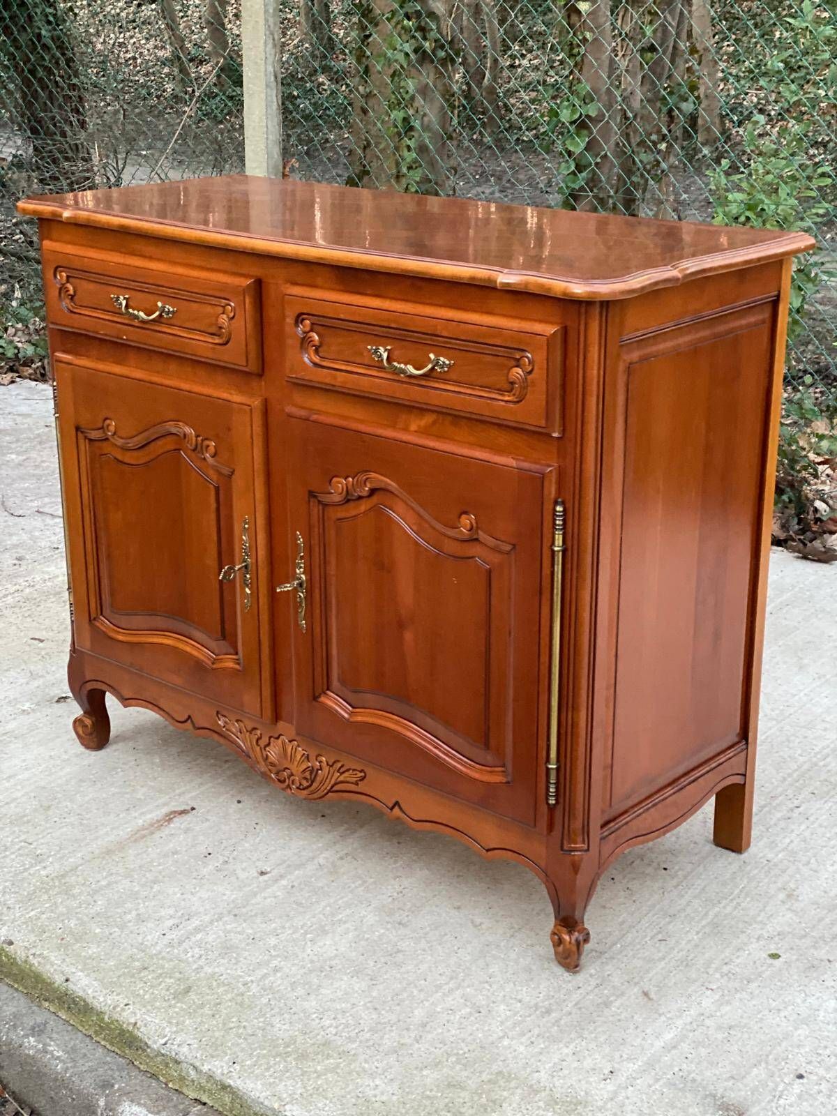 Louis XV buffet in cherry wood and shiny marquetry with 2 doors and 2 drawers