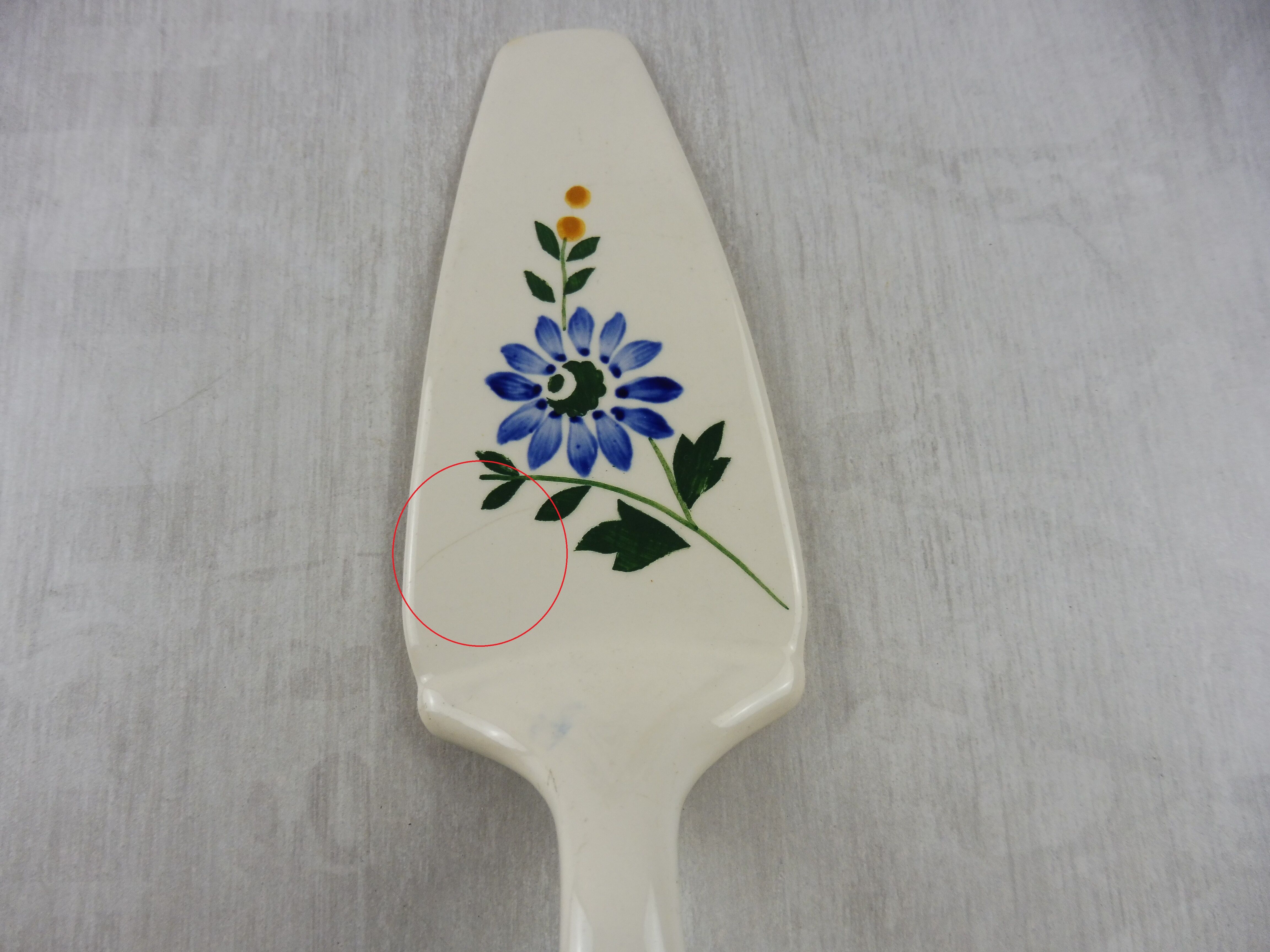 Old pie shovel, flower decoration, Selestat, from Sarreguemines