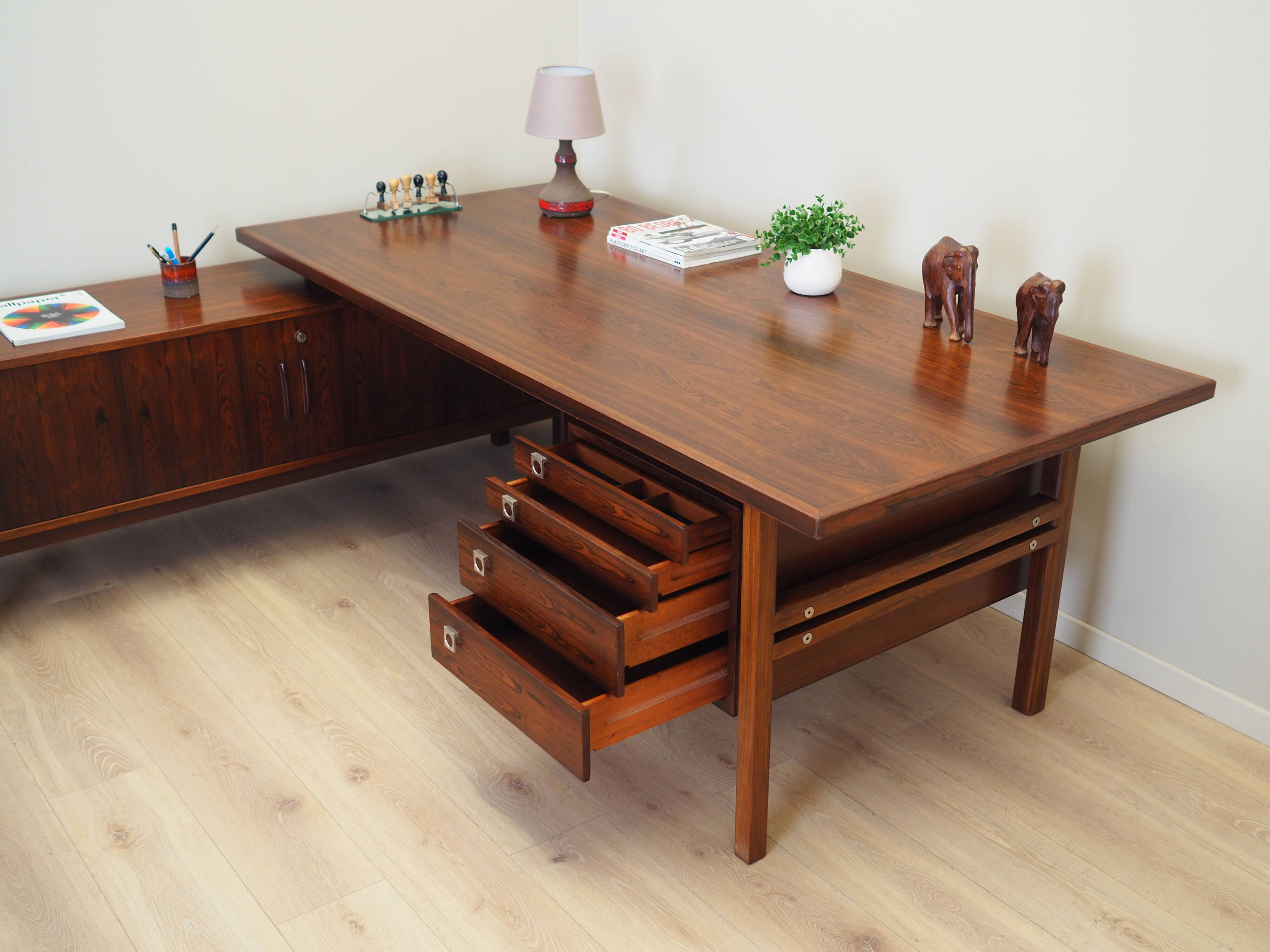 Rosewood desk, Danish design, 1960s, designer: Arne Vodder, manufacture: Sibast