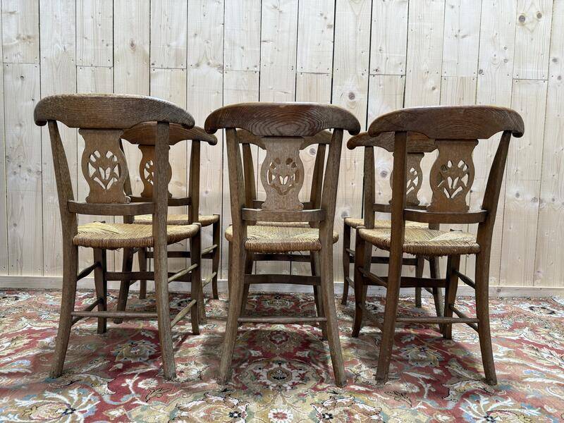Suite de 6 chaises paillées provençales en chêne massif.