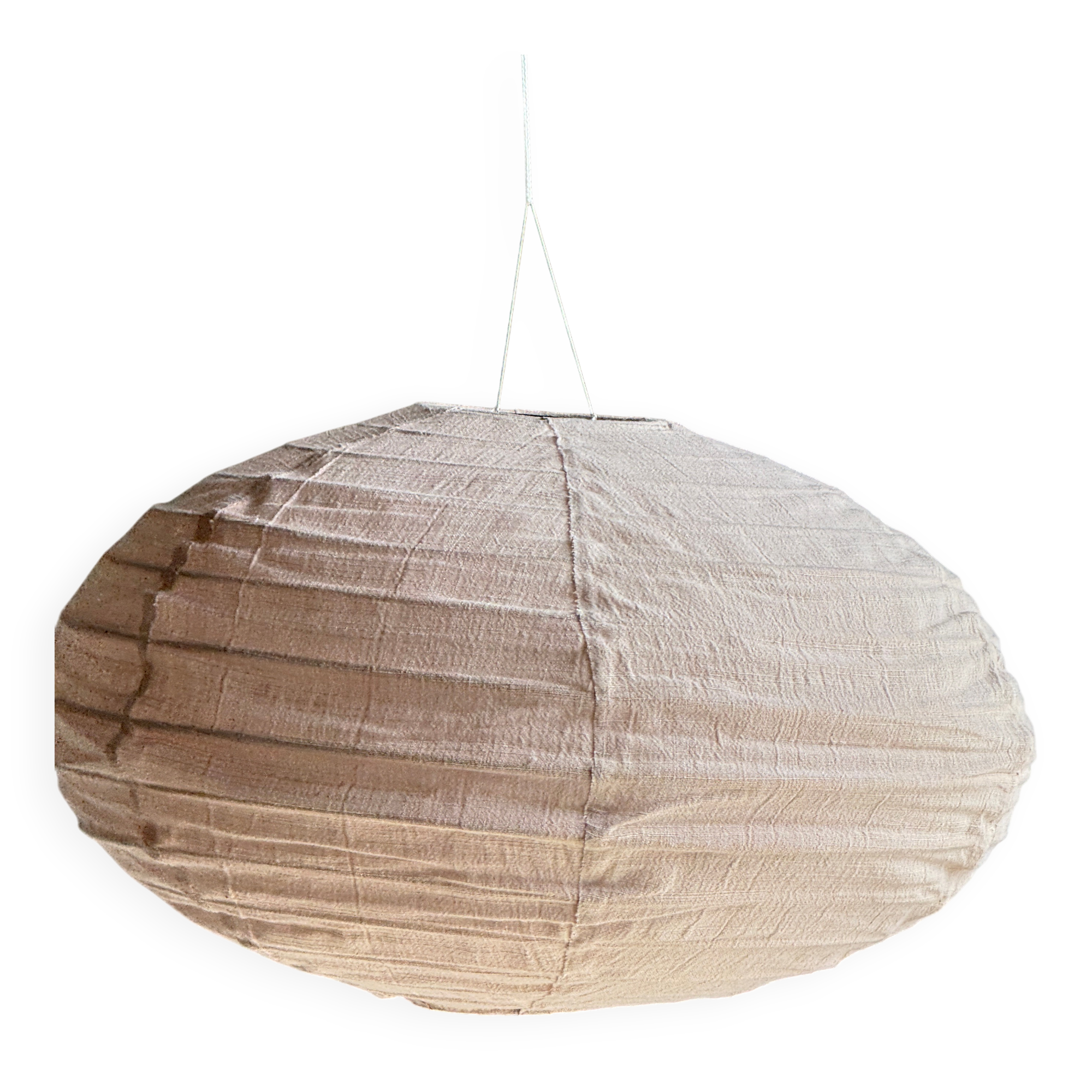 Average suspension in natural rattan and linen, Japanese-style, flattened oval in pink.
