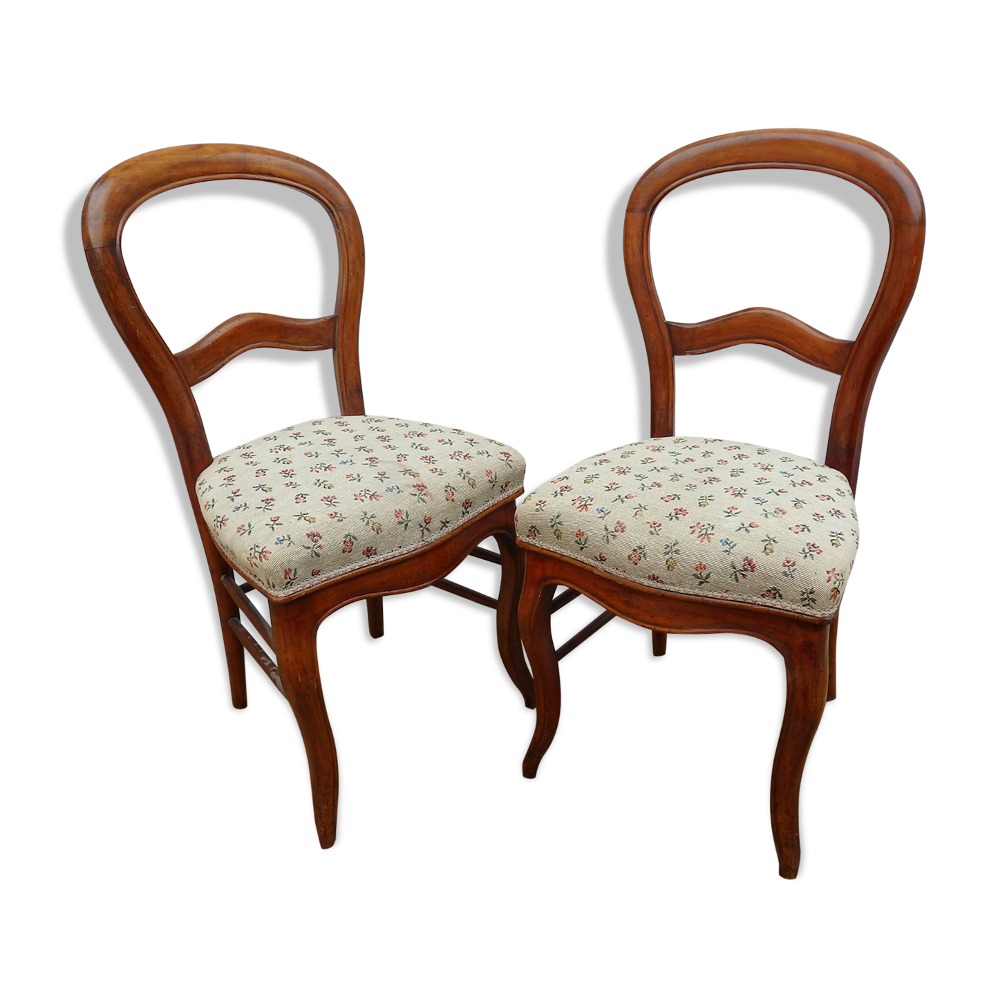 Pair of old chairs has medallion style Louis XVI
