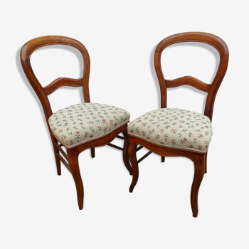 Paire de chaises ancien a médaillon style Louis XVI