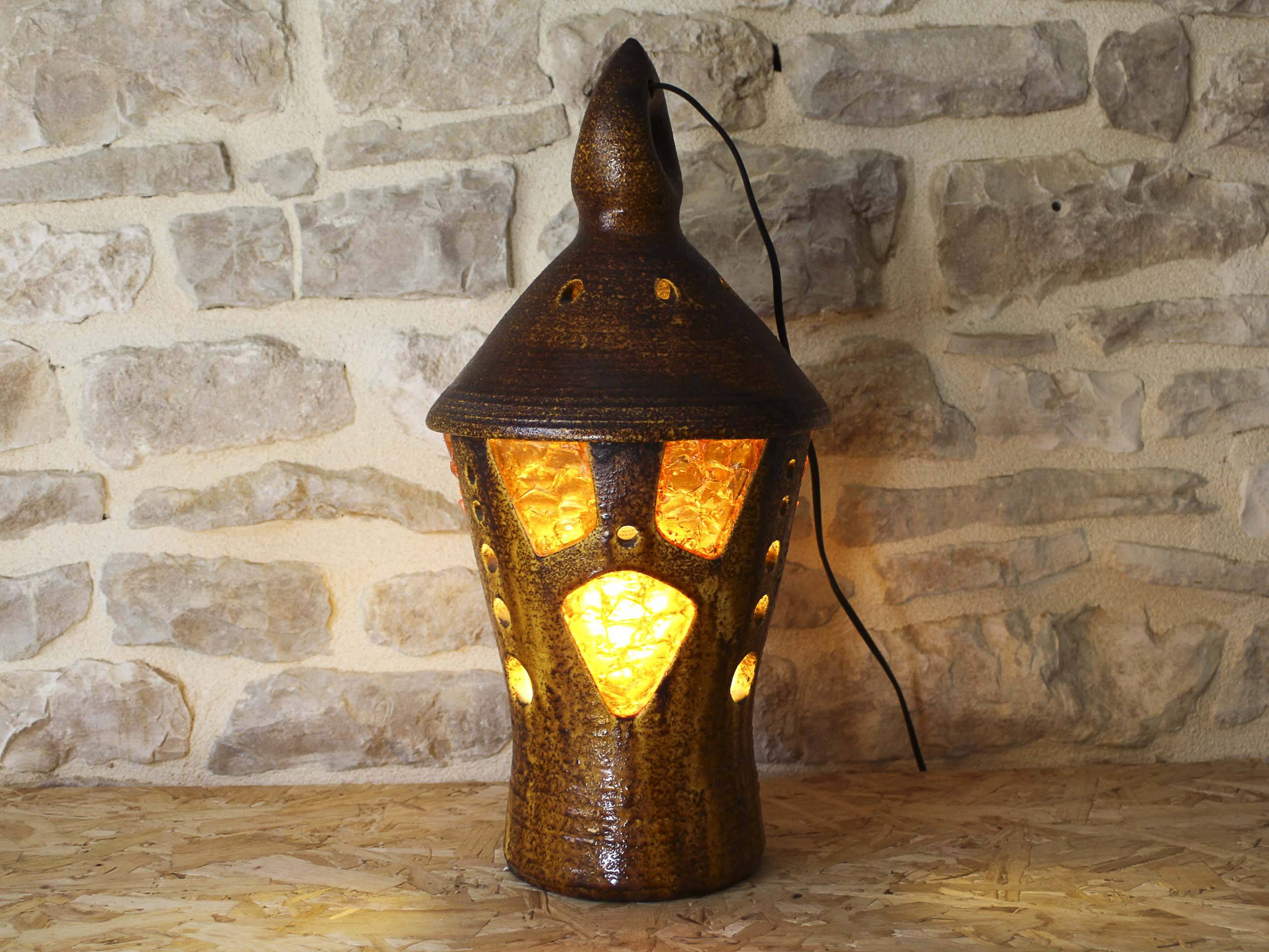 Accolay ceramic and resin pendant light