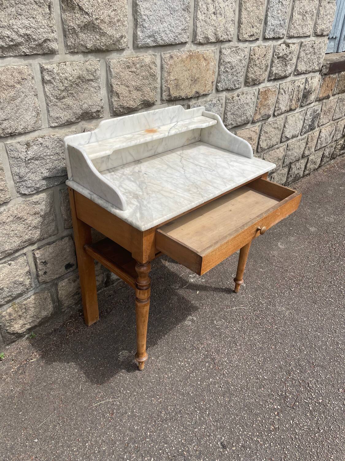 marble dressing table