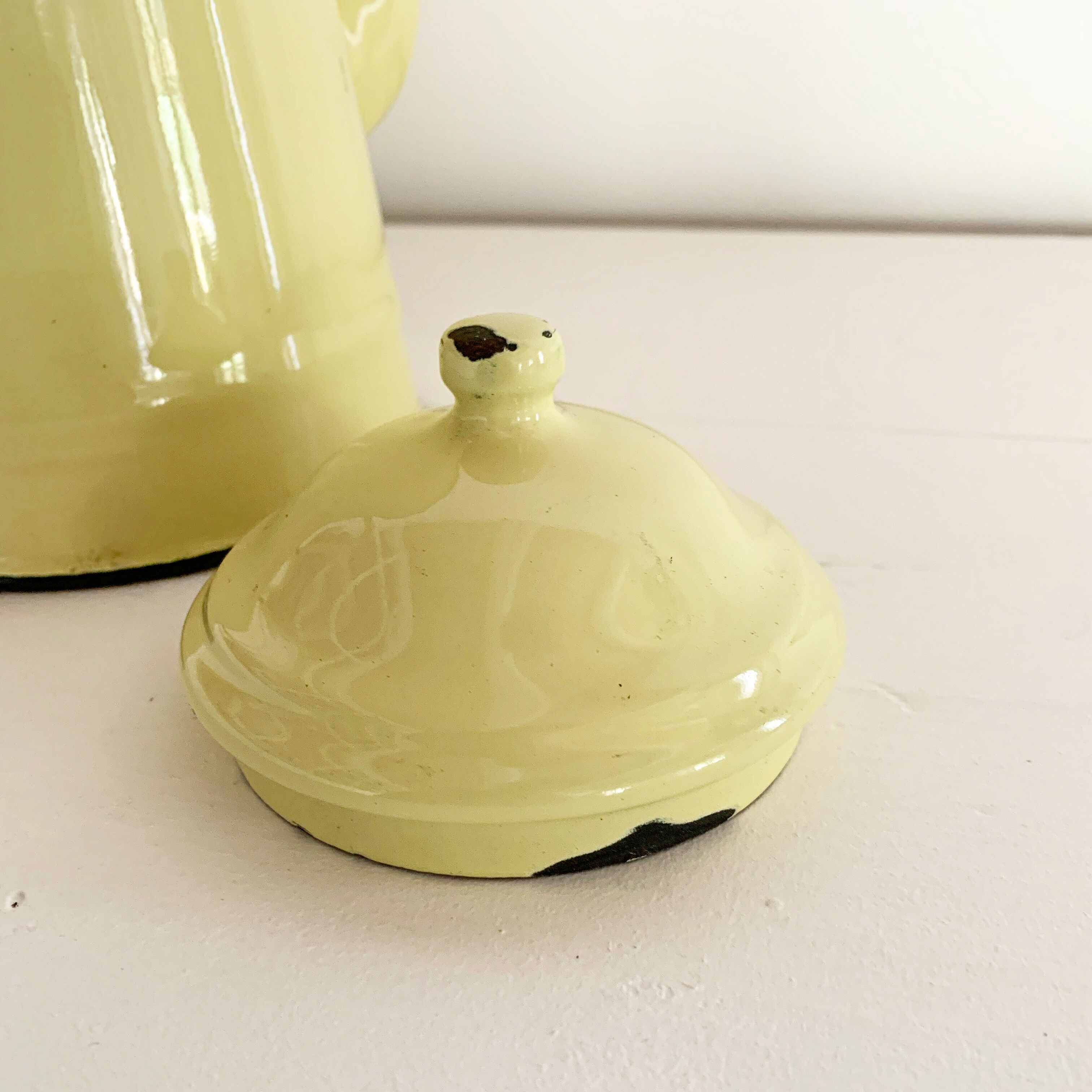 Vintage yellow and black enamelled coffee maker