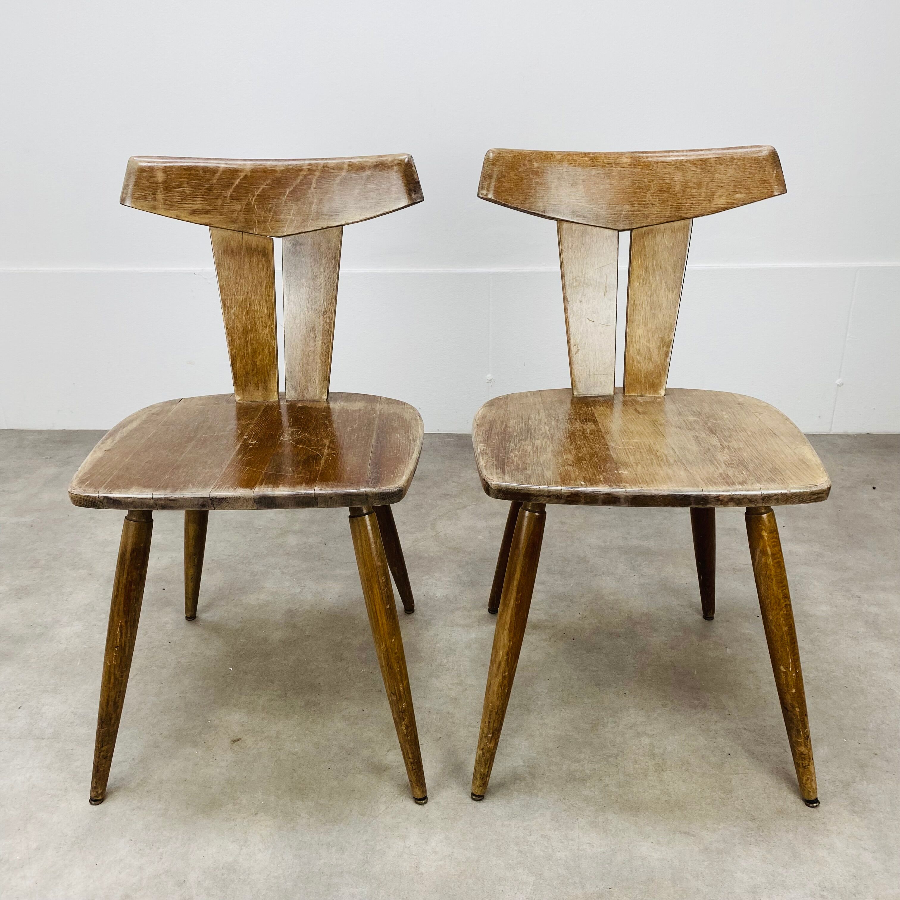 Pair of T chairs brutalists solid wood