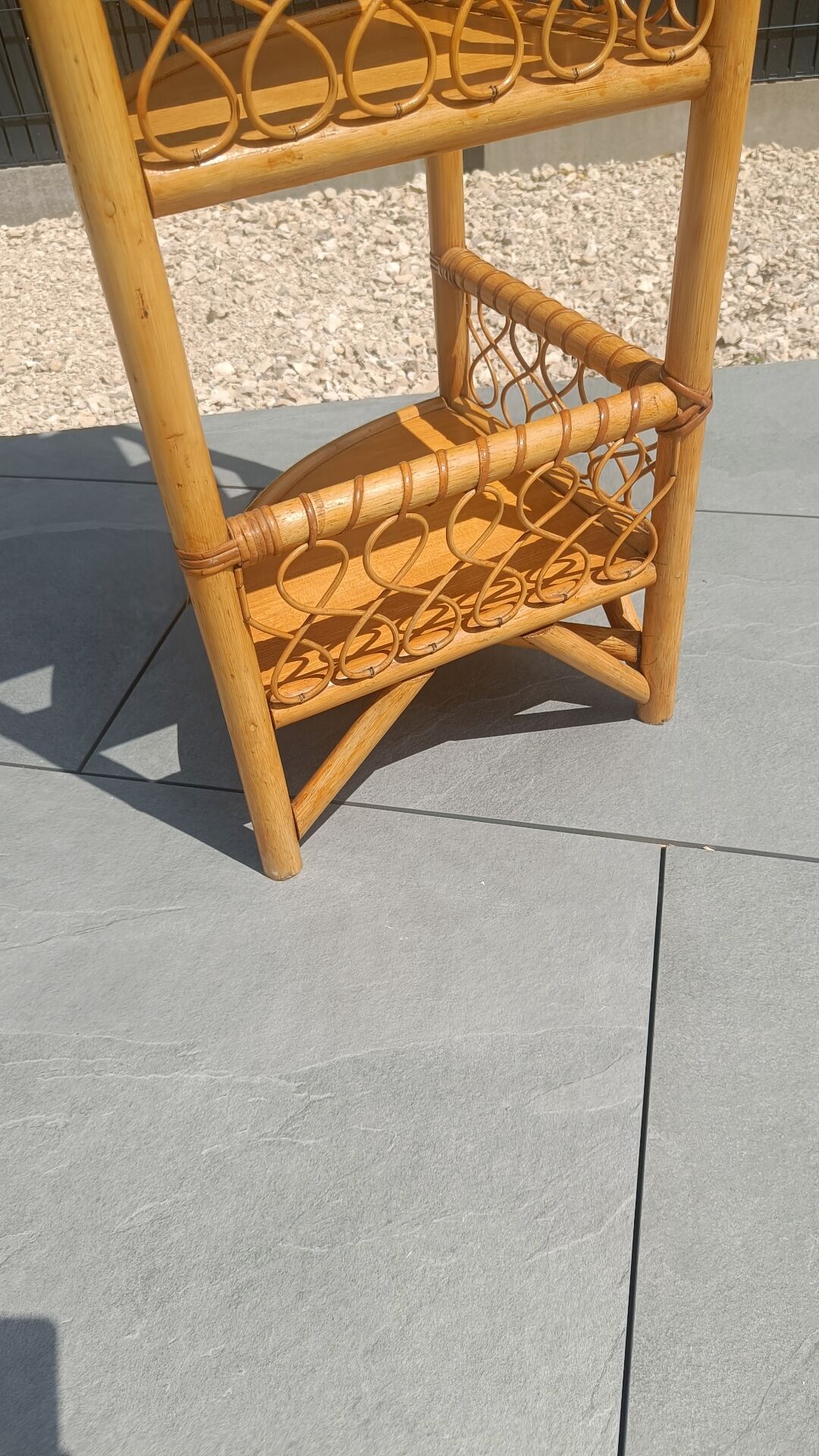 Vintage corner shelf in rattan – 1970s – Exceptional condition