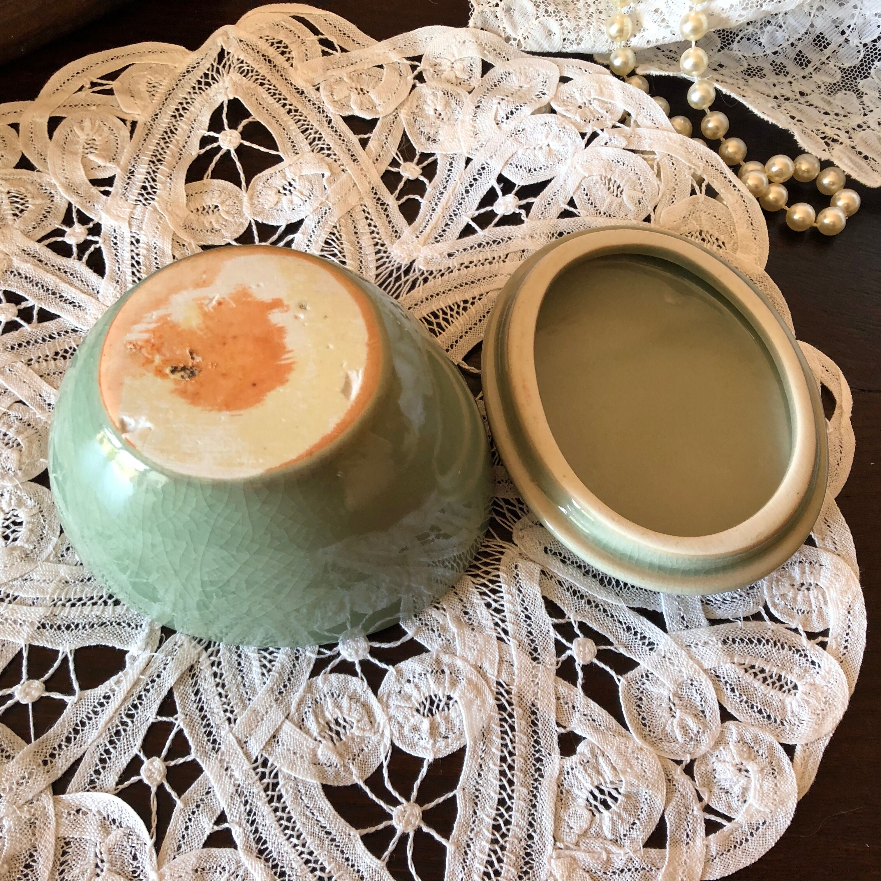 Water-green cracked ceramic box