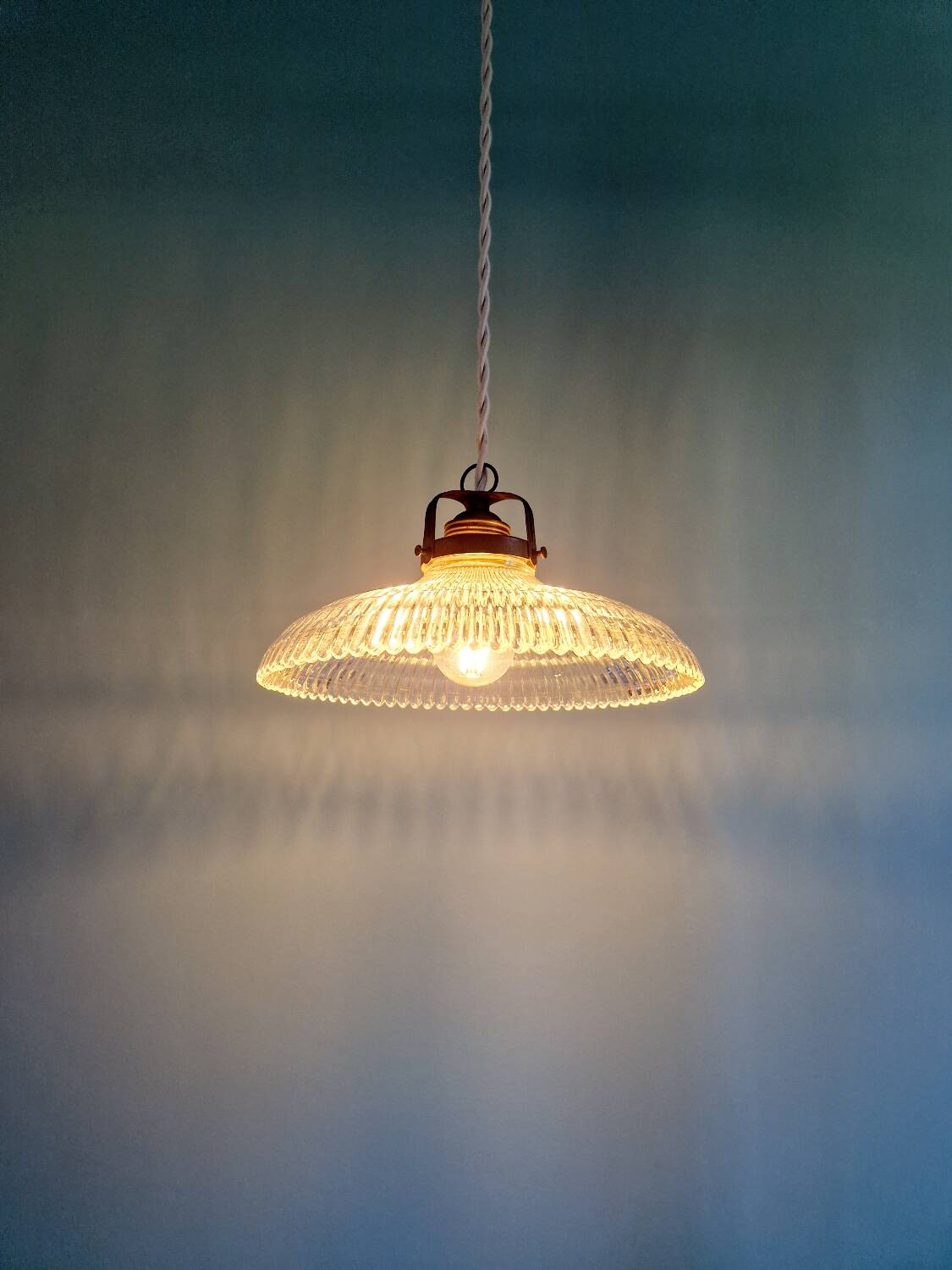 Art Deco pendant light in grooved glass, 1920s-30s