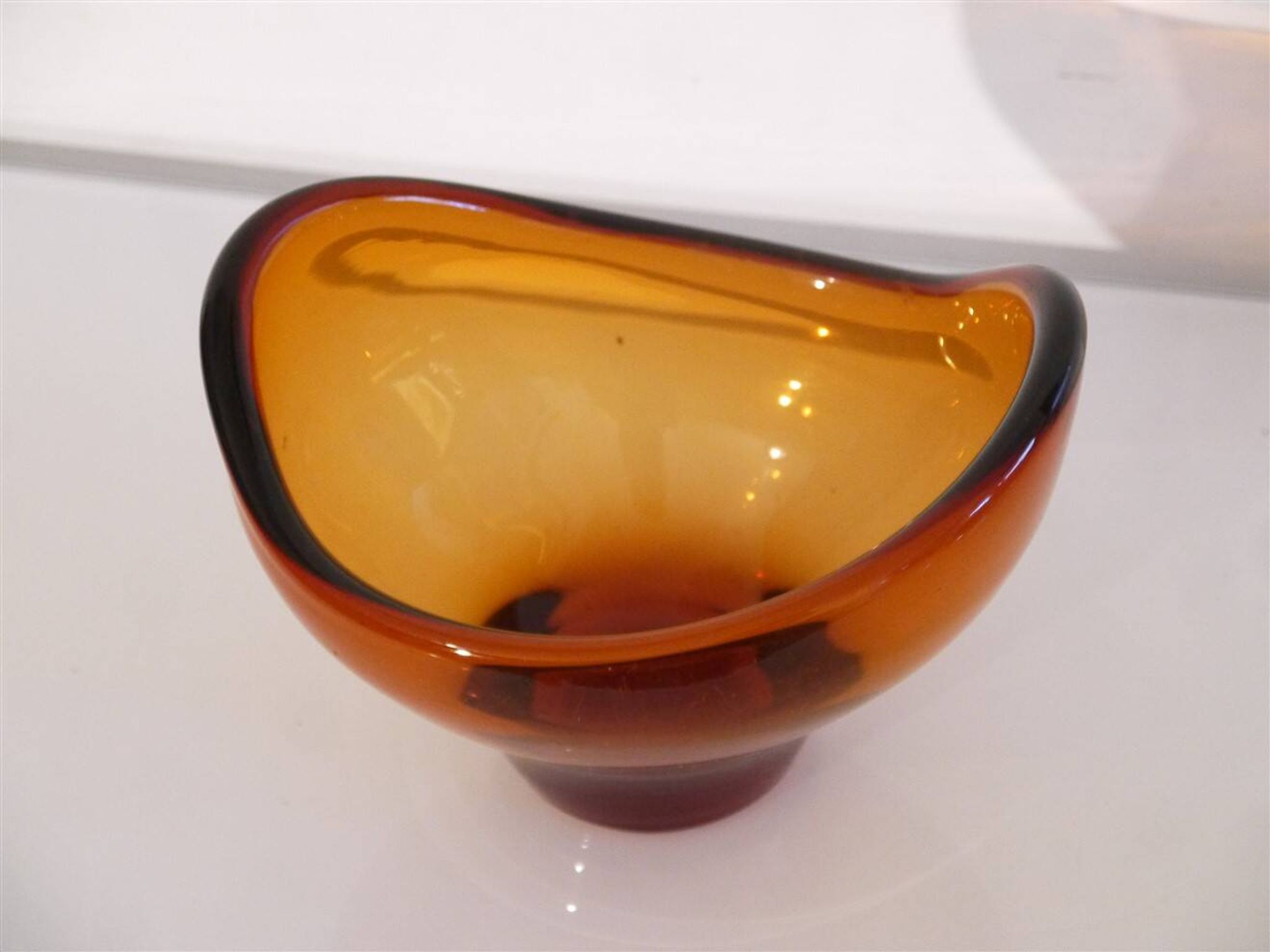 Coupe scandinave en verre forme libre