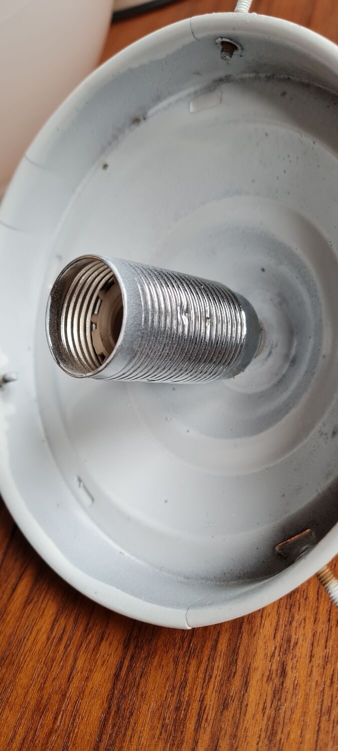 White opaline suspension