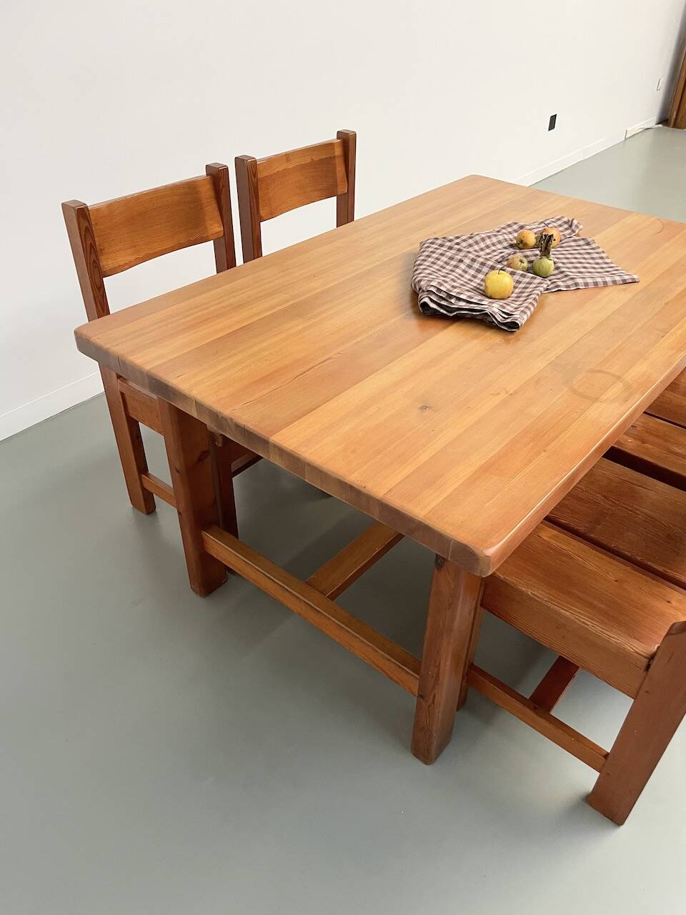 Set of table and 4 chairs, 60s mountain furniture