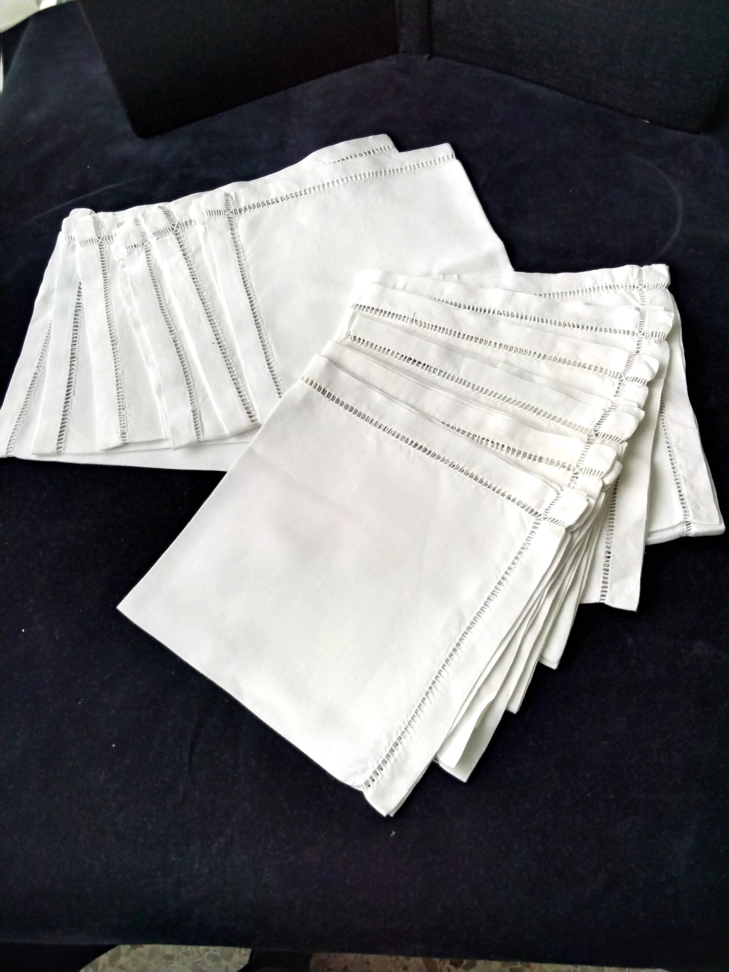 12 old white linen napkins 44.5 x 45.5 cm