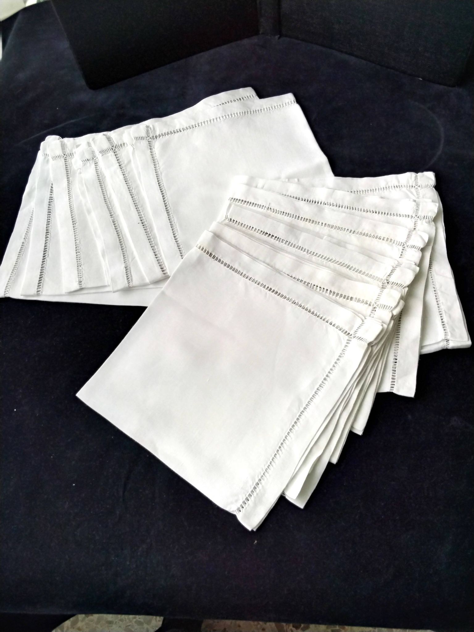 12 Serviettes de table anciennes en lin blanc 44.5 x 45.5 cm