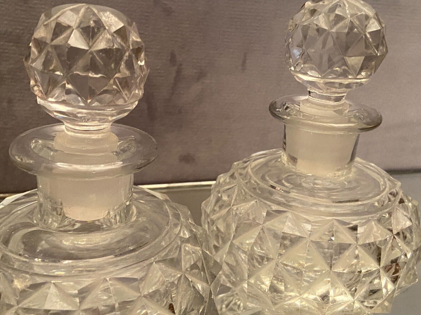 Pair of bottles nineteenth crystal Baccarat decoration diamond tips