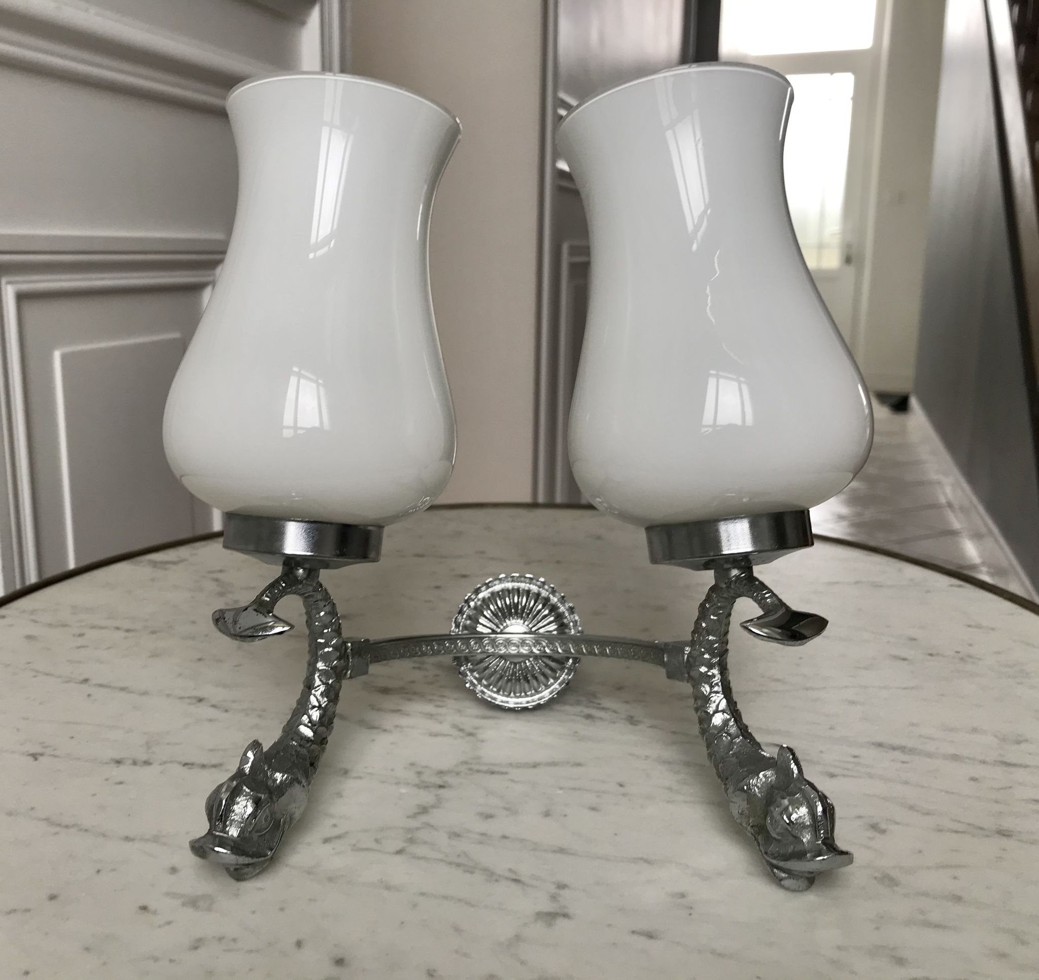 Duo of wall lamps in chrome metal and Opalines Japanese 50s