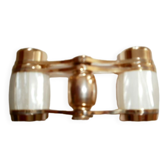 Opera glasses