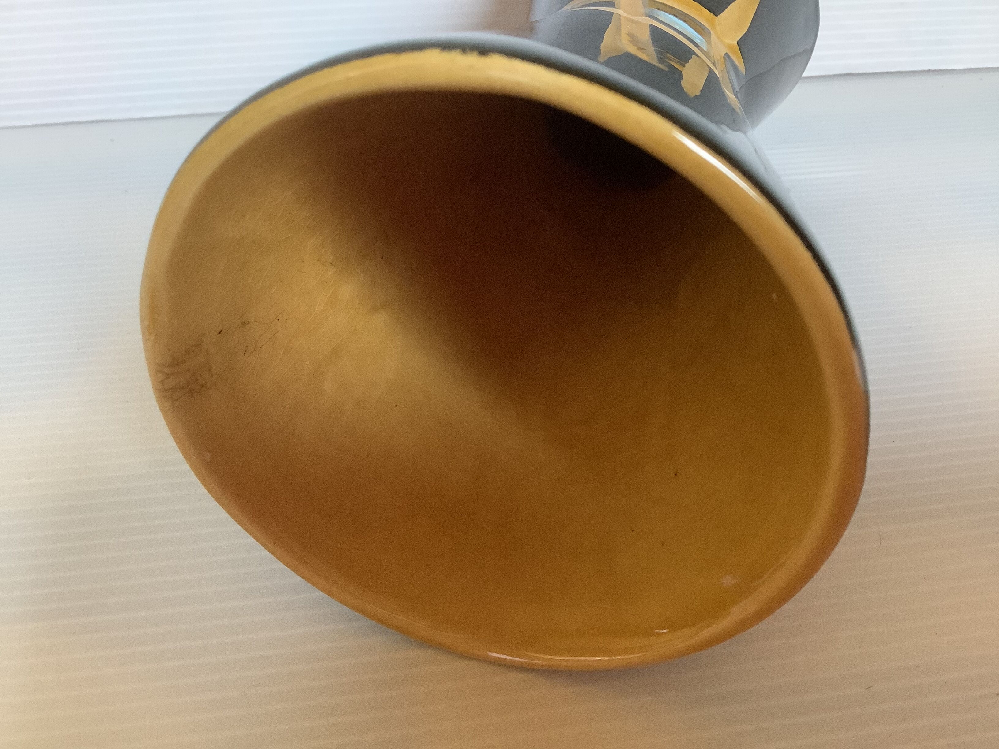 Foreign ceramic diabolo vase