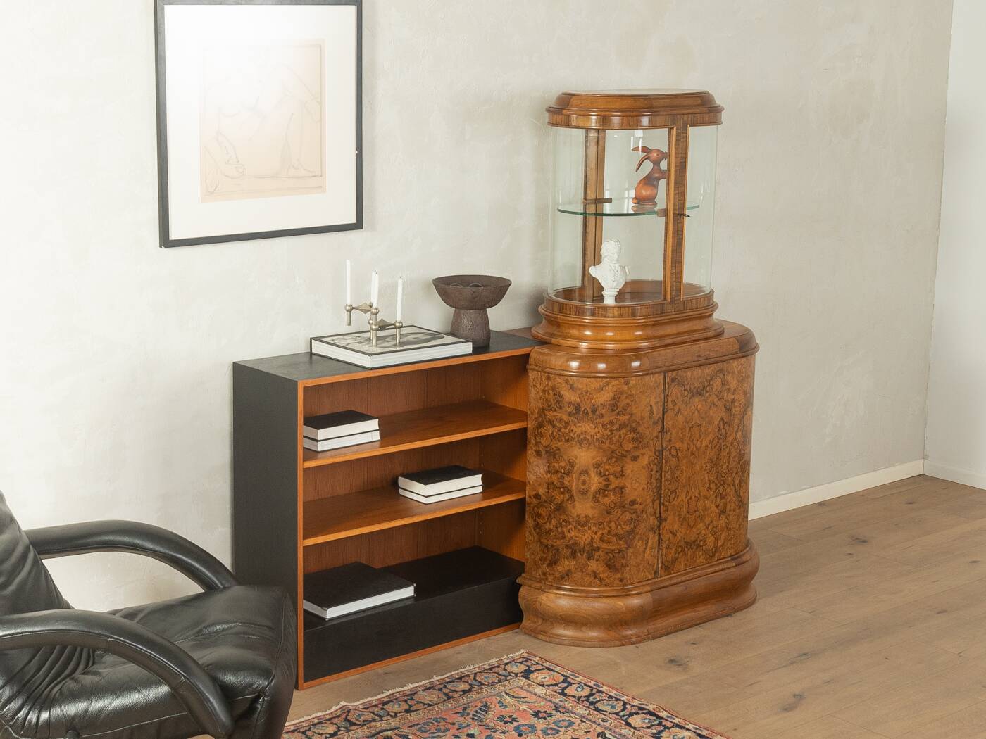 Vitrine Art Déco unique des années 1930 avec étagère ouverte des années 1960.