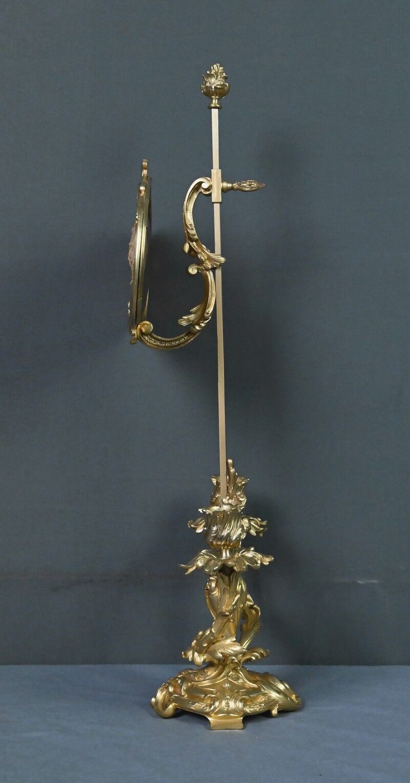Chandelier with a gilded bronze shade, Louis XV style – Mid 19th century