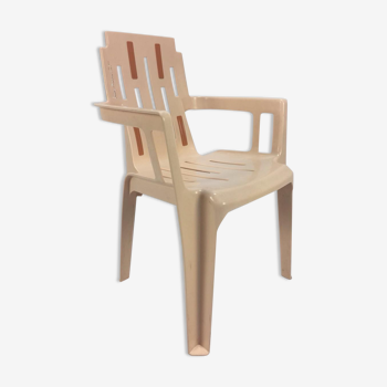 Boston by Pierre Paulin garden chair