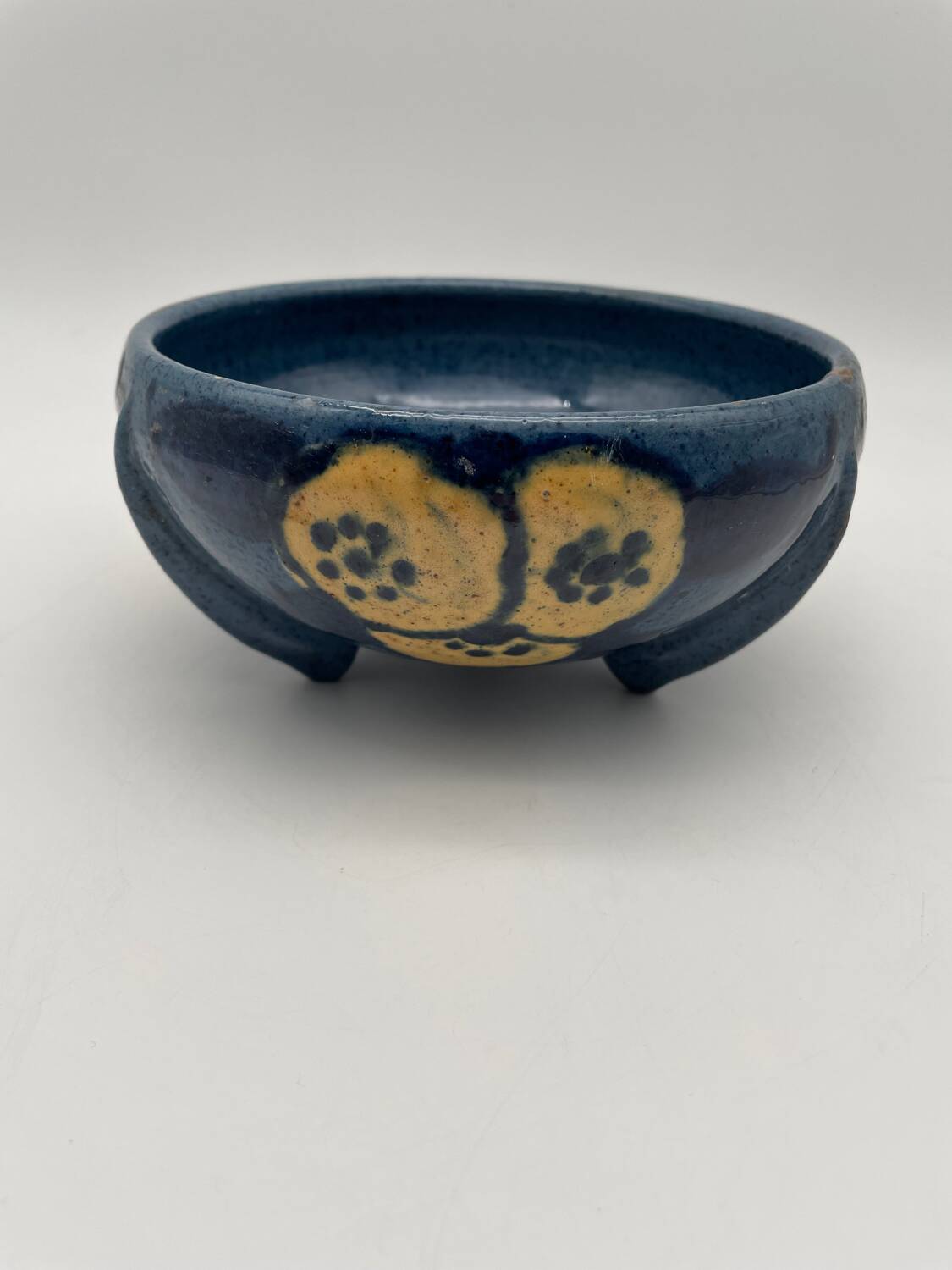 Tripod ceramic pocket tray, hand painted blue