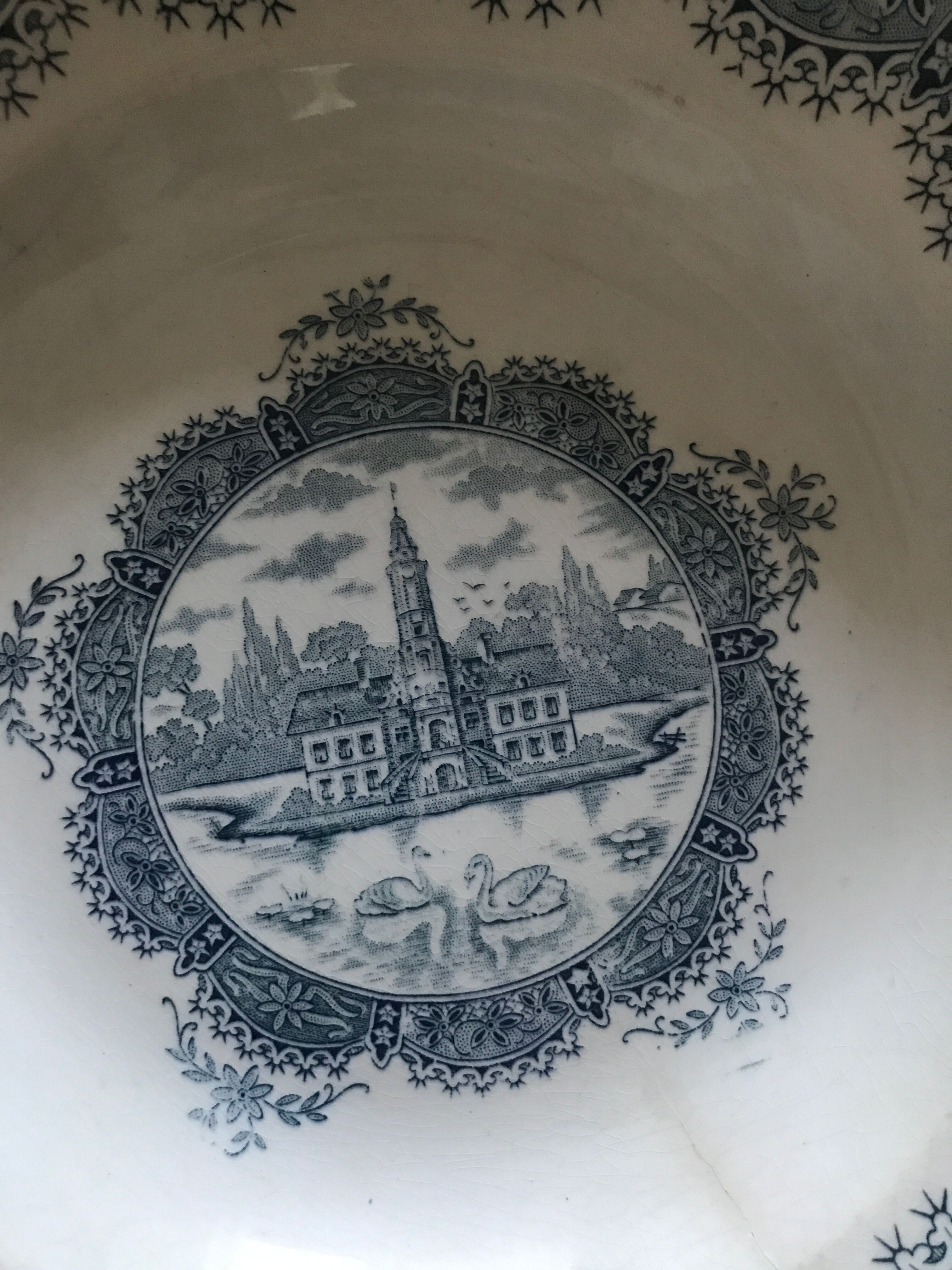 Hollow service dish in Iron Land