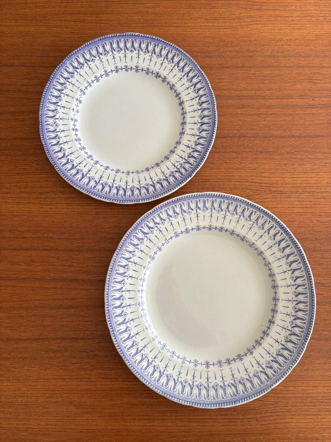 Set of 2 Creil and Montereau blue dishes – vintage serving plates
