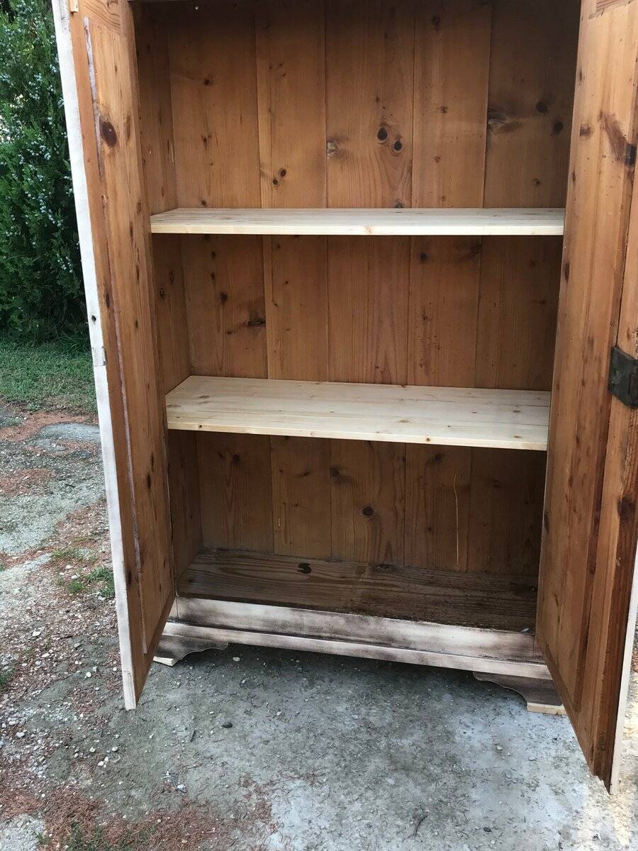 Armoire double avec motif floral peint à la main